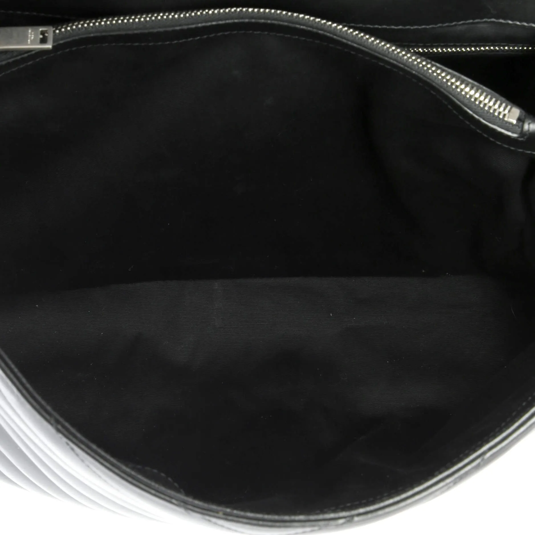 Pre-Loved Saint Laurent Loulou Shoulder Bag Matelasse Chevron Leather Large sold by Zulily product image thumbnail 5