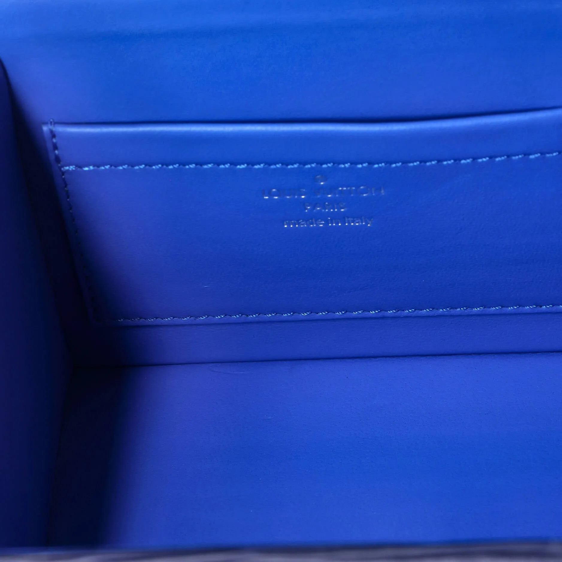 Pre-Loved Louis Vuitton Bleecker Box NM Bag Epi Leather sold by Zulily product image thumbnail 5