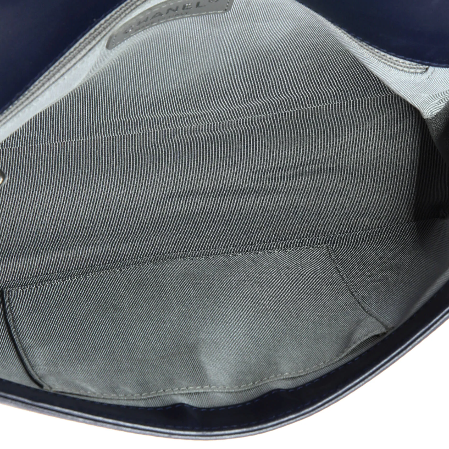 Pre-Loved Chanel Boy Flap Bag Chevron Calfskin New Medium sold by Zulily product image thumbnail 5