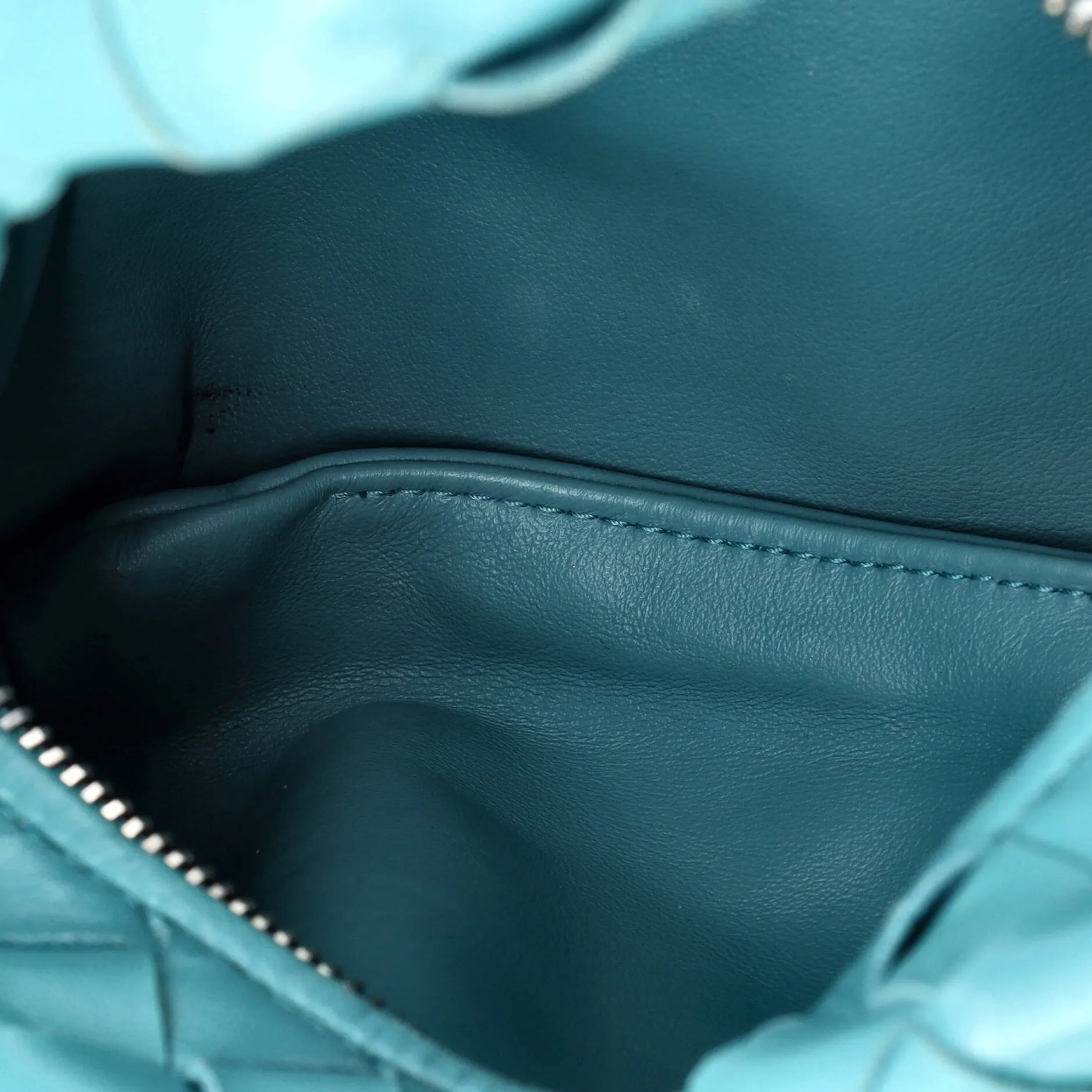 Pre-Loved Bottega Veneta BV Jodie Hobo Intrecciato Patent Mini sold by Zulily product image thumbnail 5