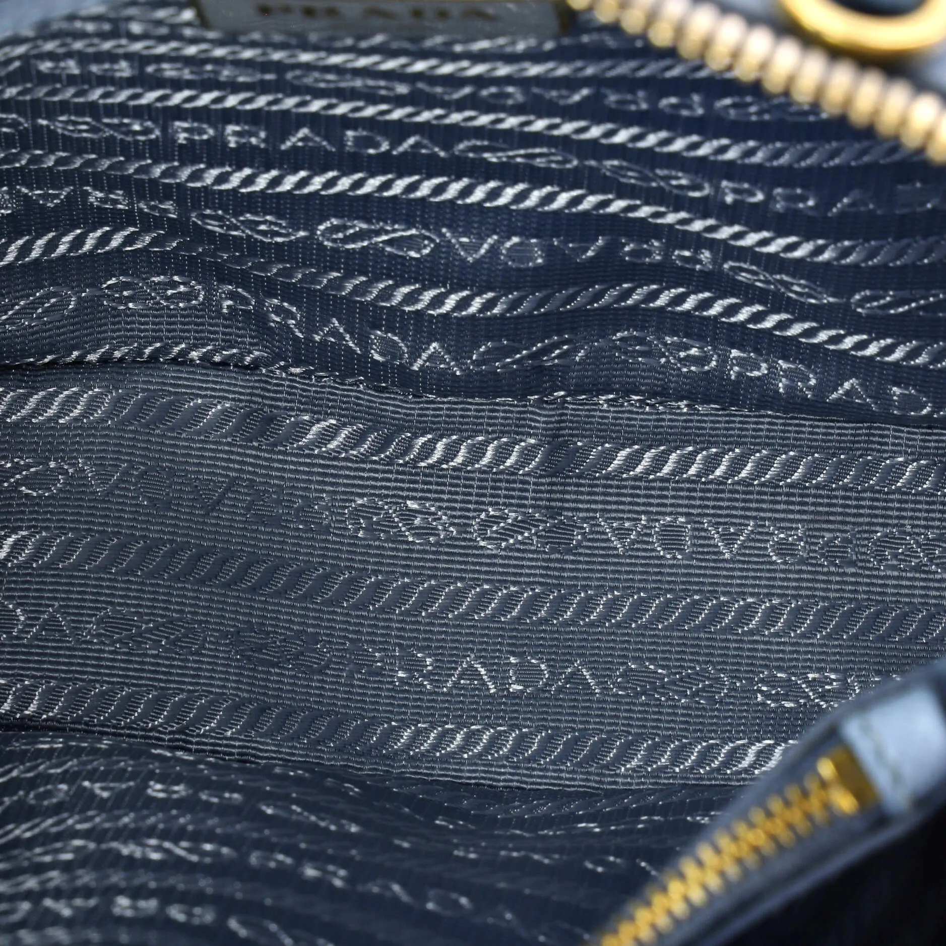 Pre-Loved Prada Promenade Bag Saffiano Leather Small sold by Zulily product image thumbnail 5