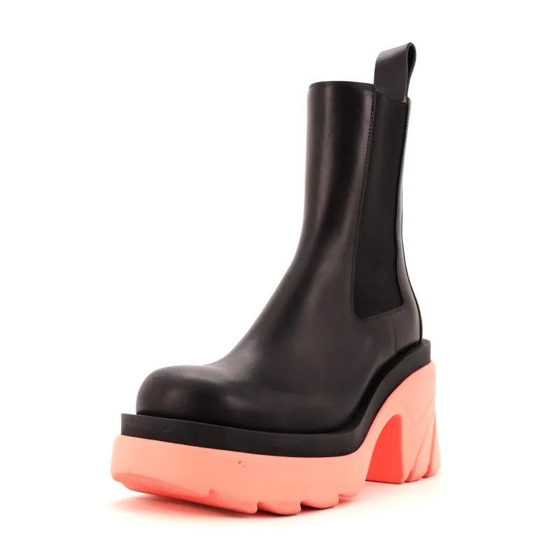 Pre-Loved Bottega Veneta Women's The Flash Chelsea Boots Leather made by Bottega Veneta