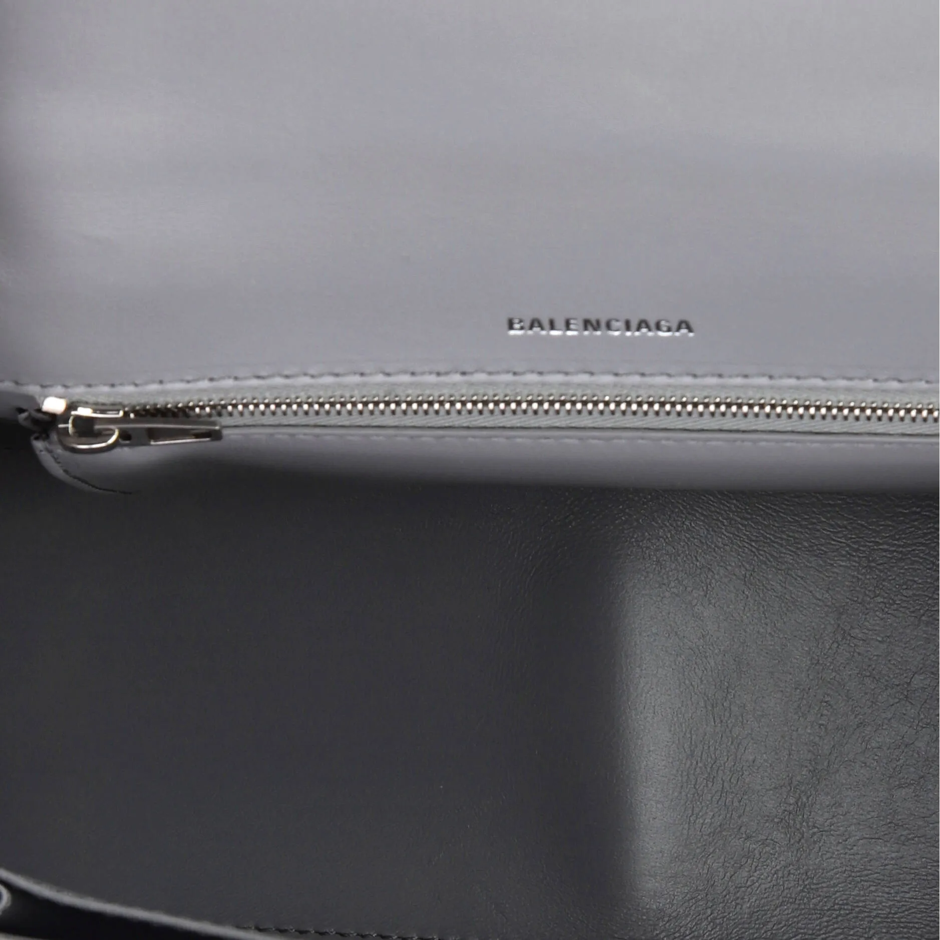 Pre-Loved Balenciaga Hourglass Top Handle Bag Crocodile Embossed Leather Medium sold by Zulily product image thumbnail 5