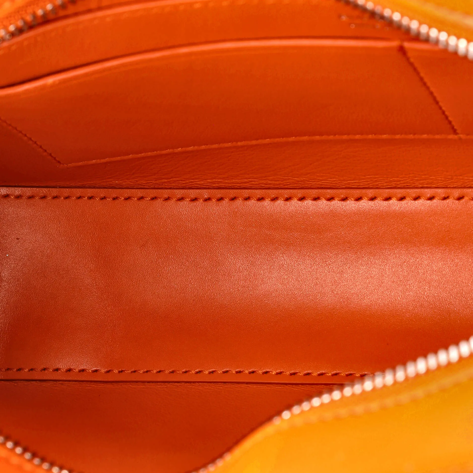 Pre-Loved Burberry TB Shoulder Bag Leather sold by Zulily product image thumbnail 5