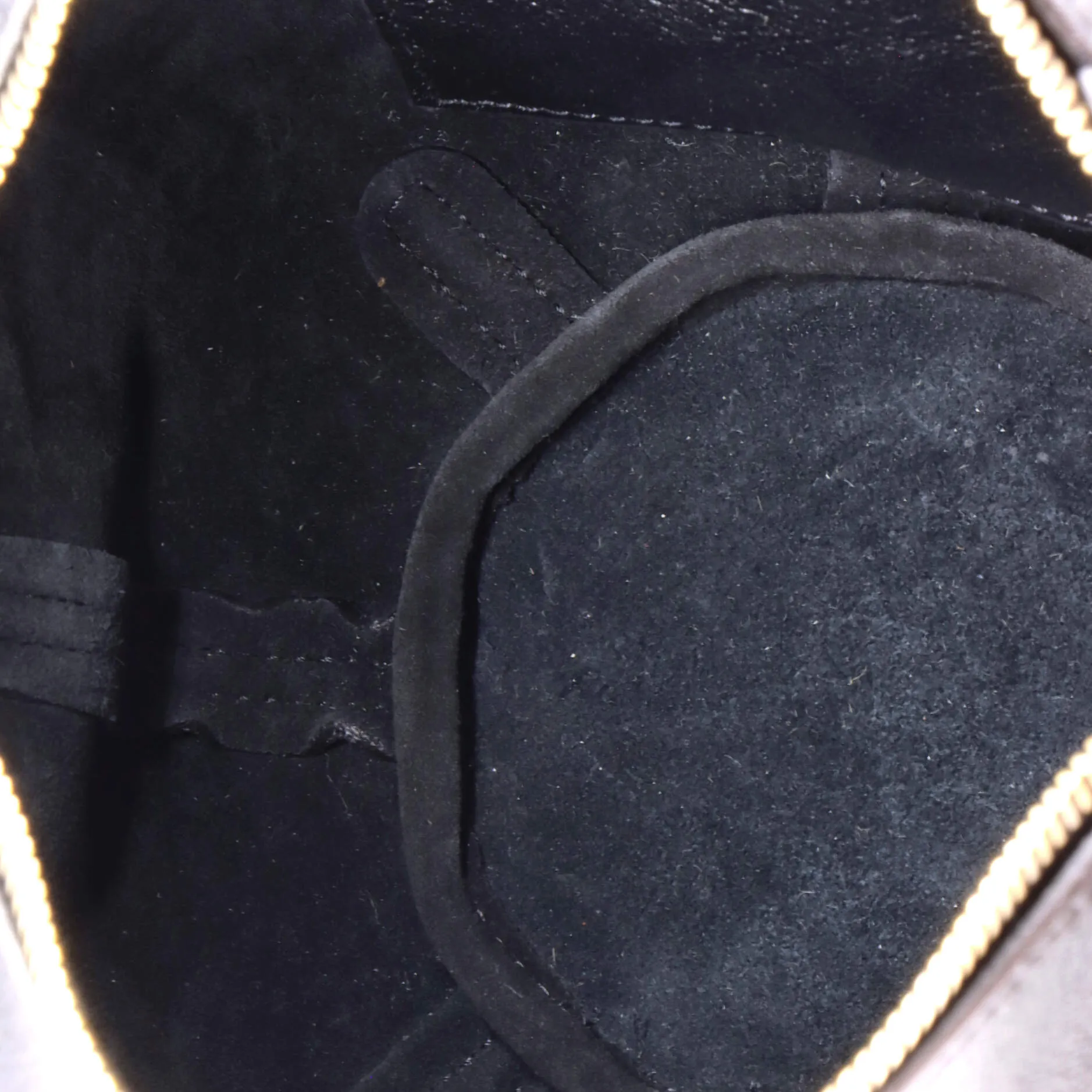 Pre-Loved Chloe Bracelet Zip Shoulder Bag Leather Small sold by Zulily product image thumbnail 5