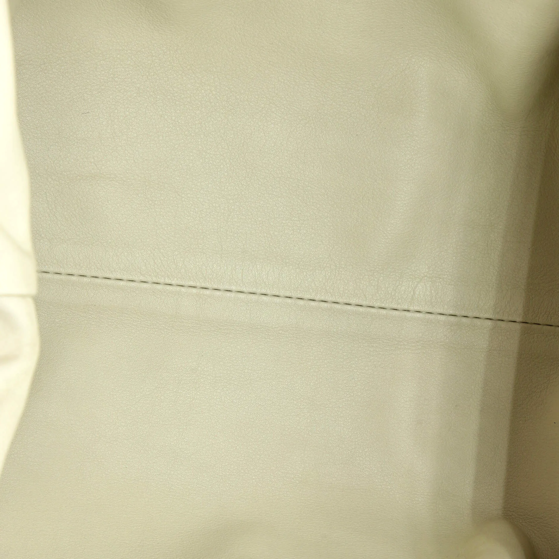 Pre-Loved Bottega Veneta The Pouch Leather Teen sold by Zulily product image thumbnail 5