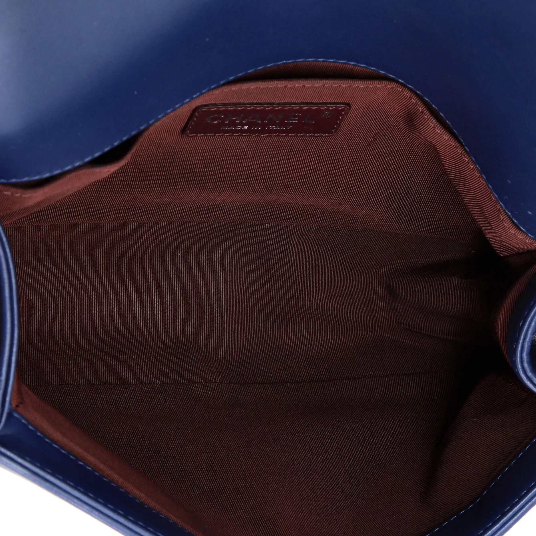 Pre-Loved Chanel Boy Flap Bag Chevron Wrinkled Lambskin Old Medium sold by Zulily product image thumbnail 5