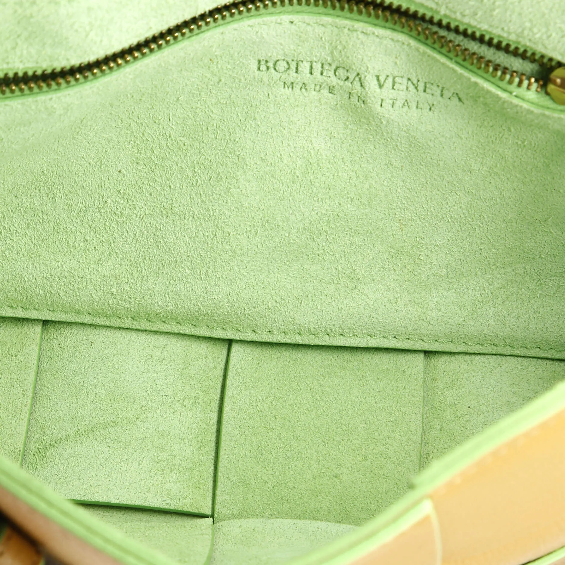 Pre-Loved Bottega Veneta Cassette Crossbody Bag Maxi Intrecciato Leather sold by Zulily product image thumbnail 5