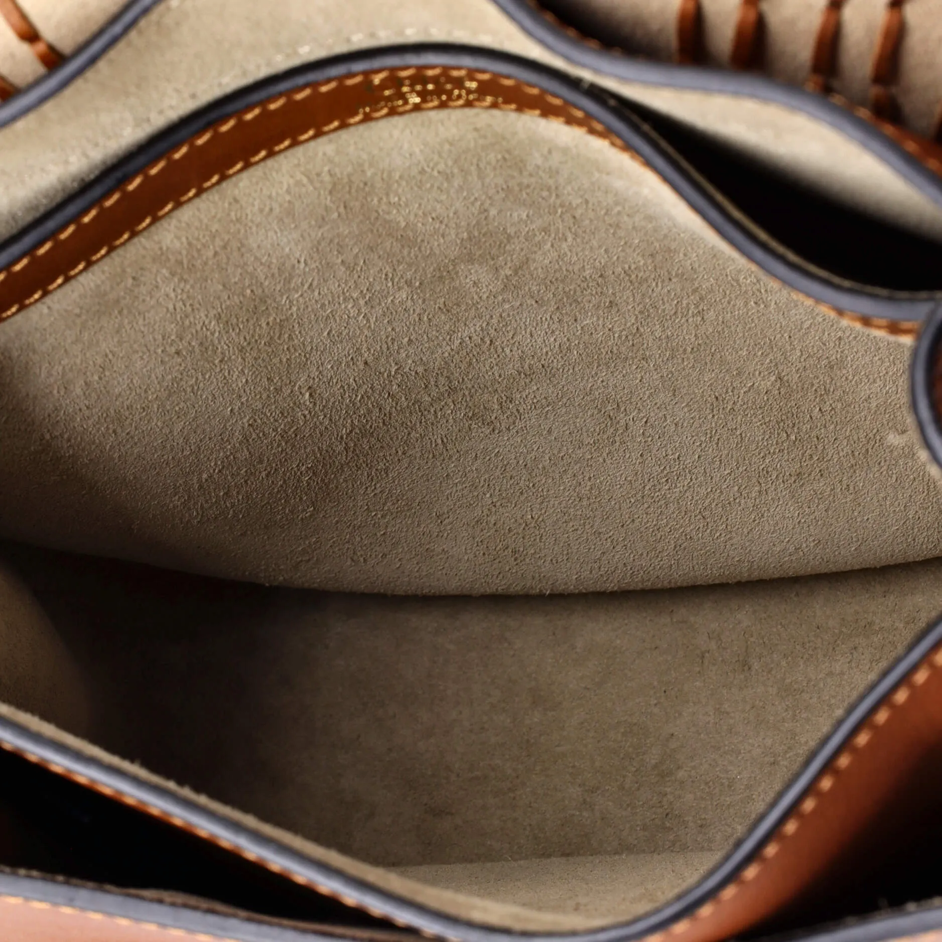 Pre-Loved Chloe Hudson Handbag Whipstitch Leather Small sold by Zulily product image thumbnail 5