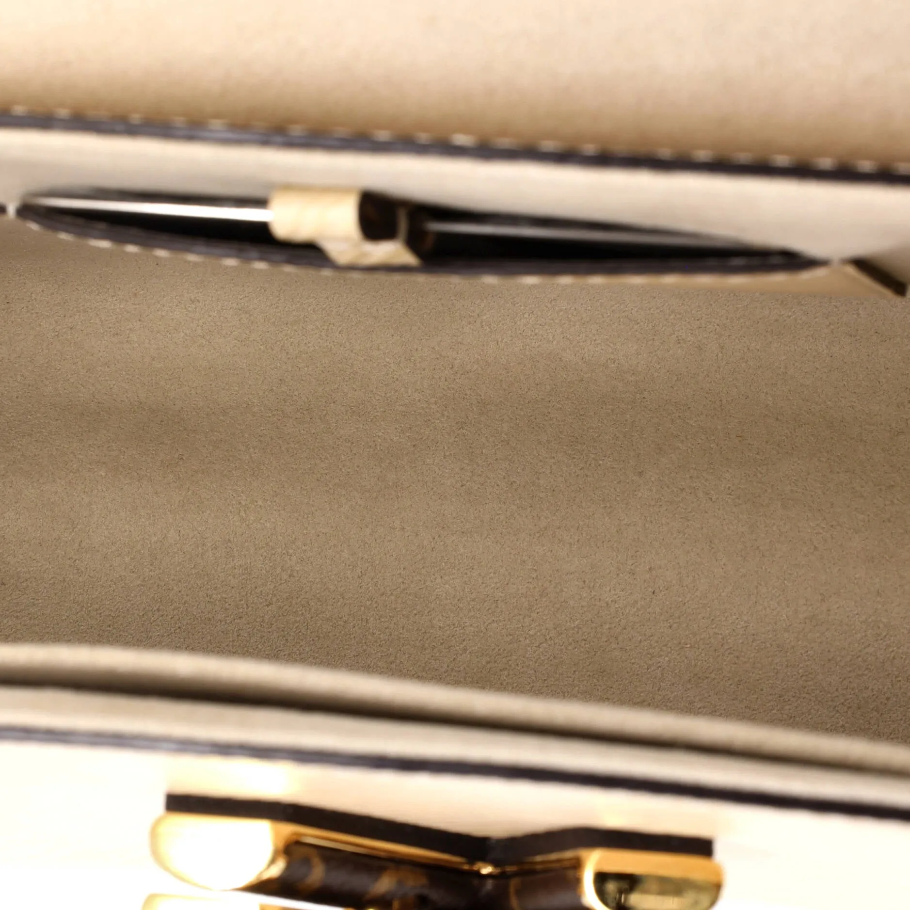 Pre-Loved Louis Vuitton Twist Handbag Teddy Fleece with Epi Leather MM sold by Zulily product image thumbnail 5