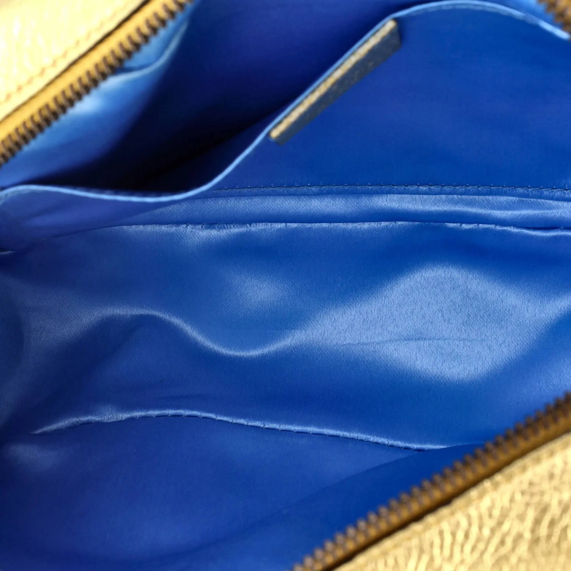 Pre-Loved Gucci GG Marmont Shoulder Bag Matelasse Leather Small sold by Zulily product image thumbnail 5