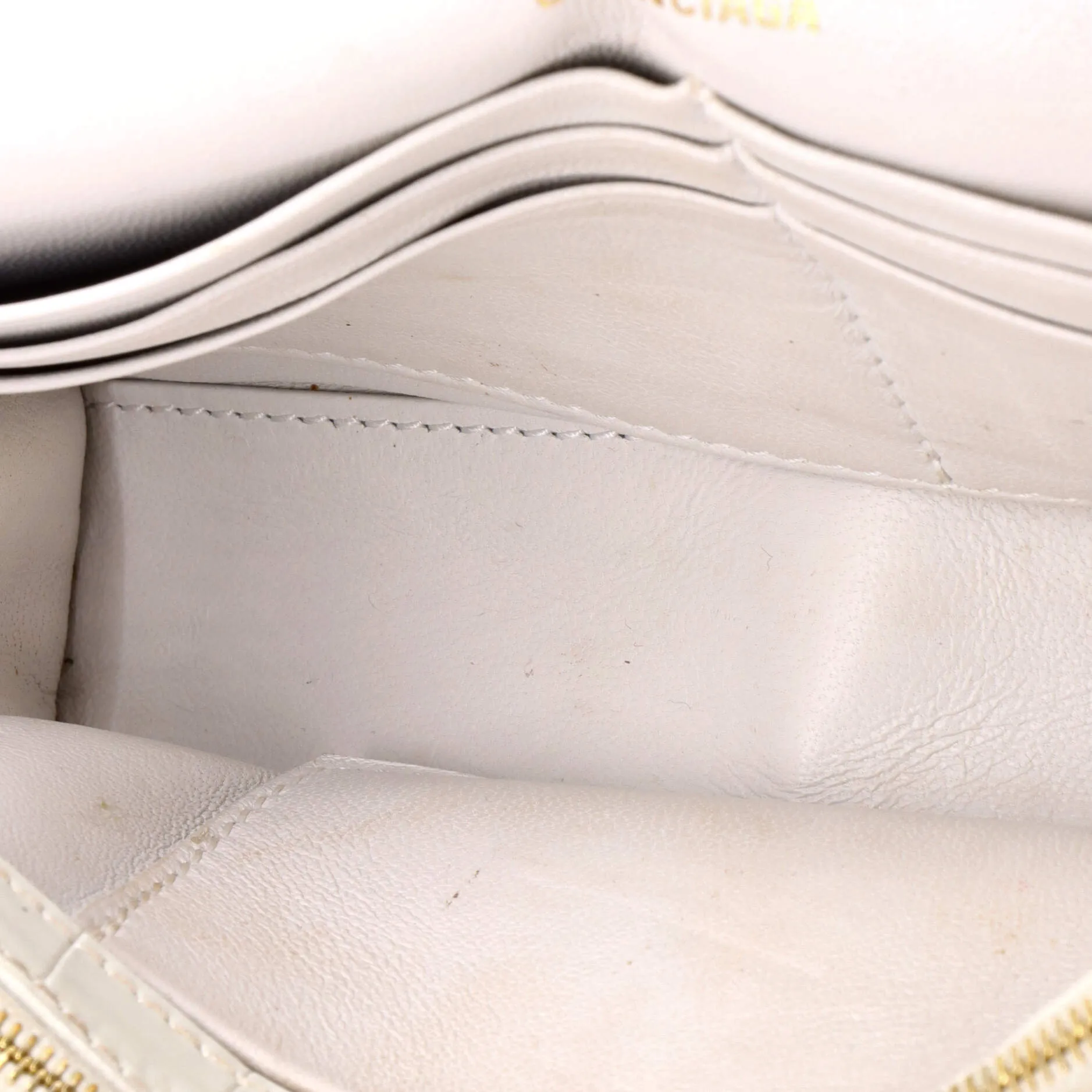 Pre-Loved Balenciaga Hourglass Chain Wallet Crocodile Embossed Leather sold by Zulily product image thumbnail 5