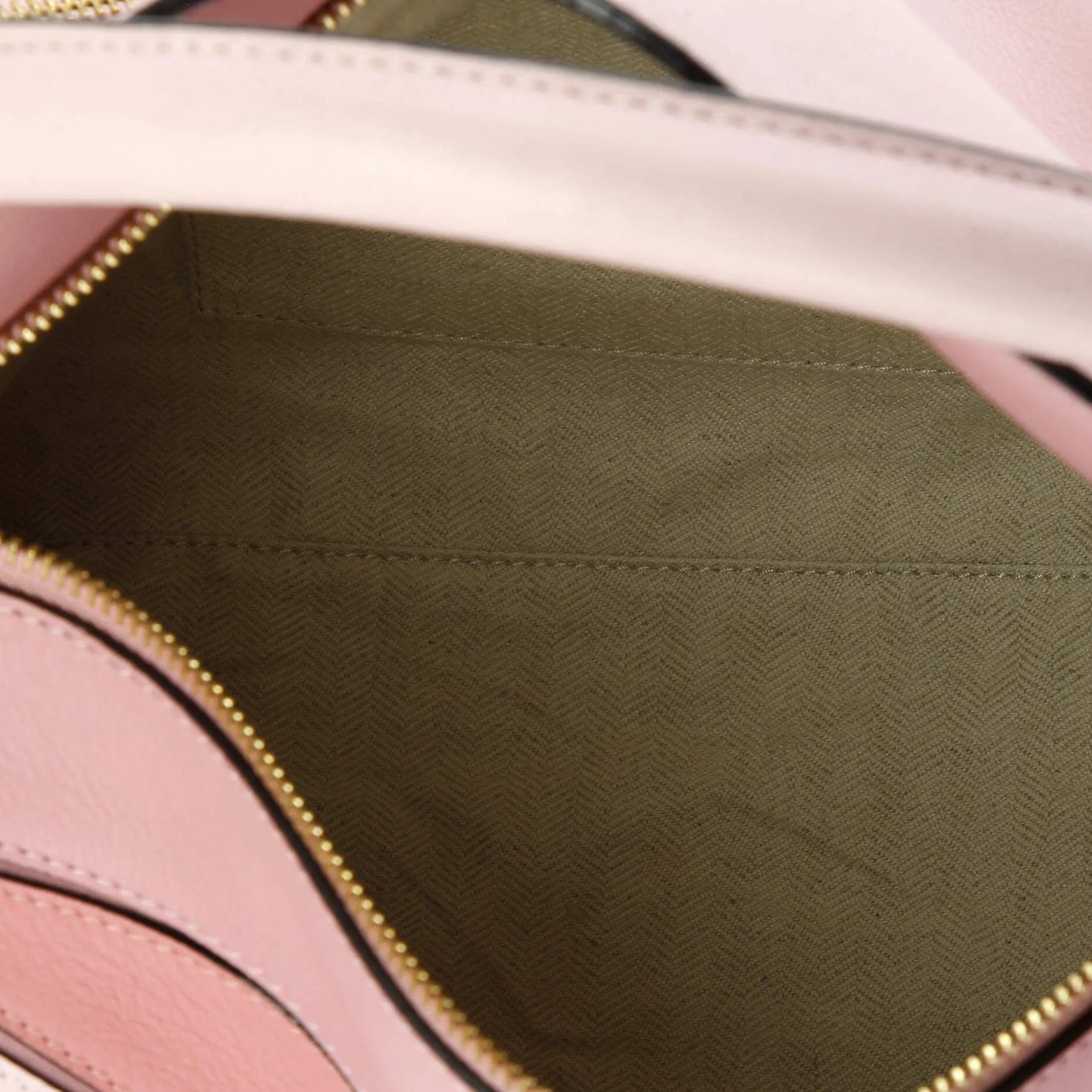 Pre-Loved Loewe Puzzle Bag Leather Medium sold by Zulily product image thumbnail 5