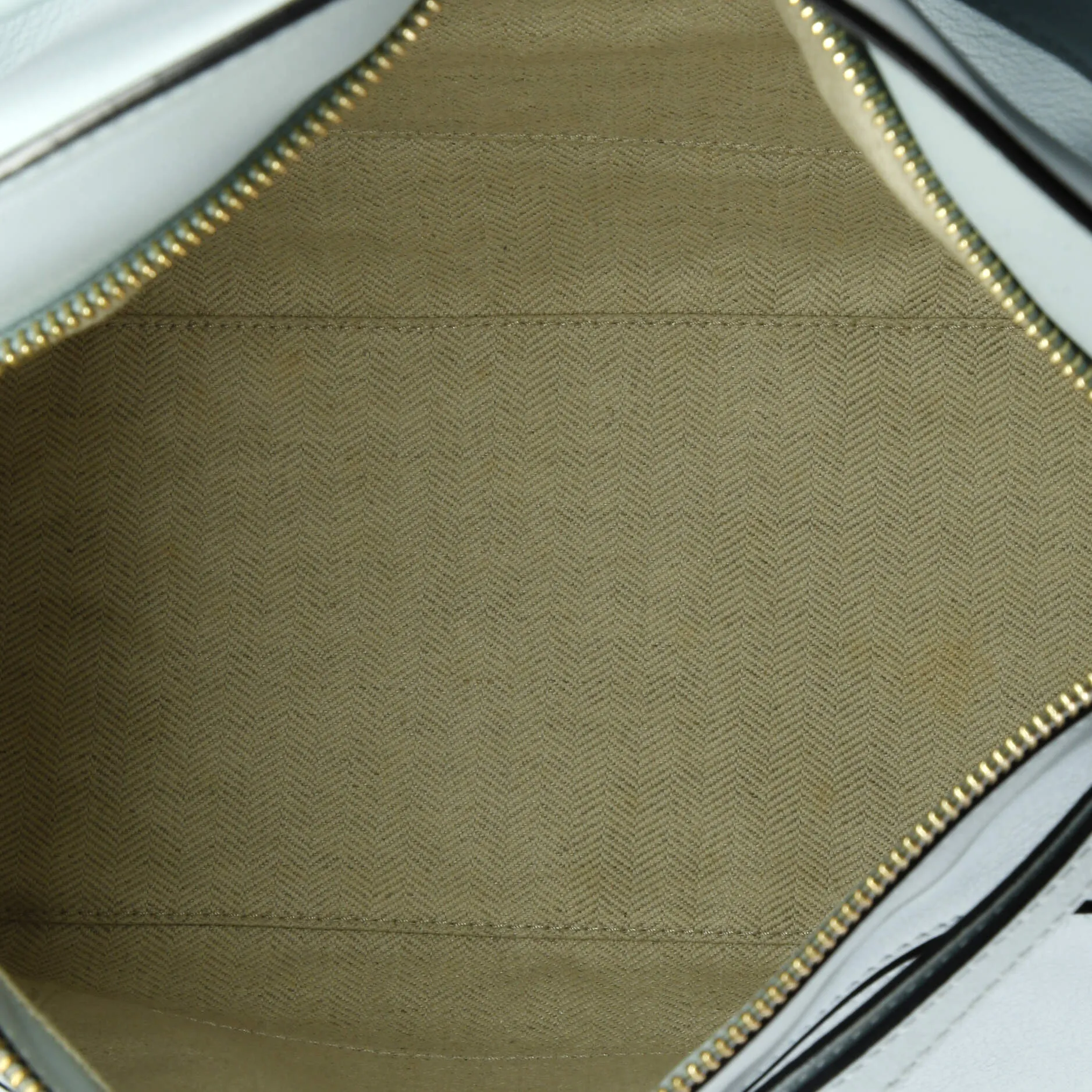 Pre-Loved Loewe Puzzle Bag Leather Medium sold by Zulily product image thumbnail 5