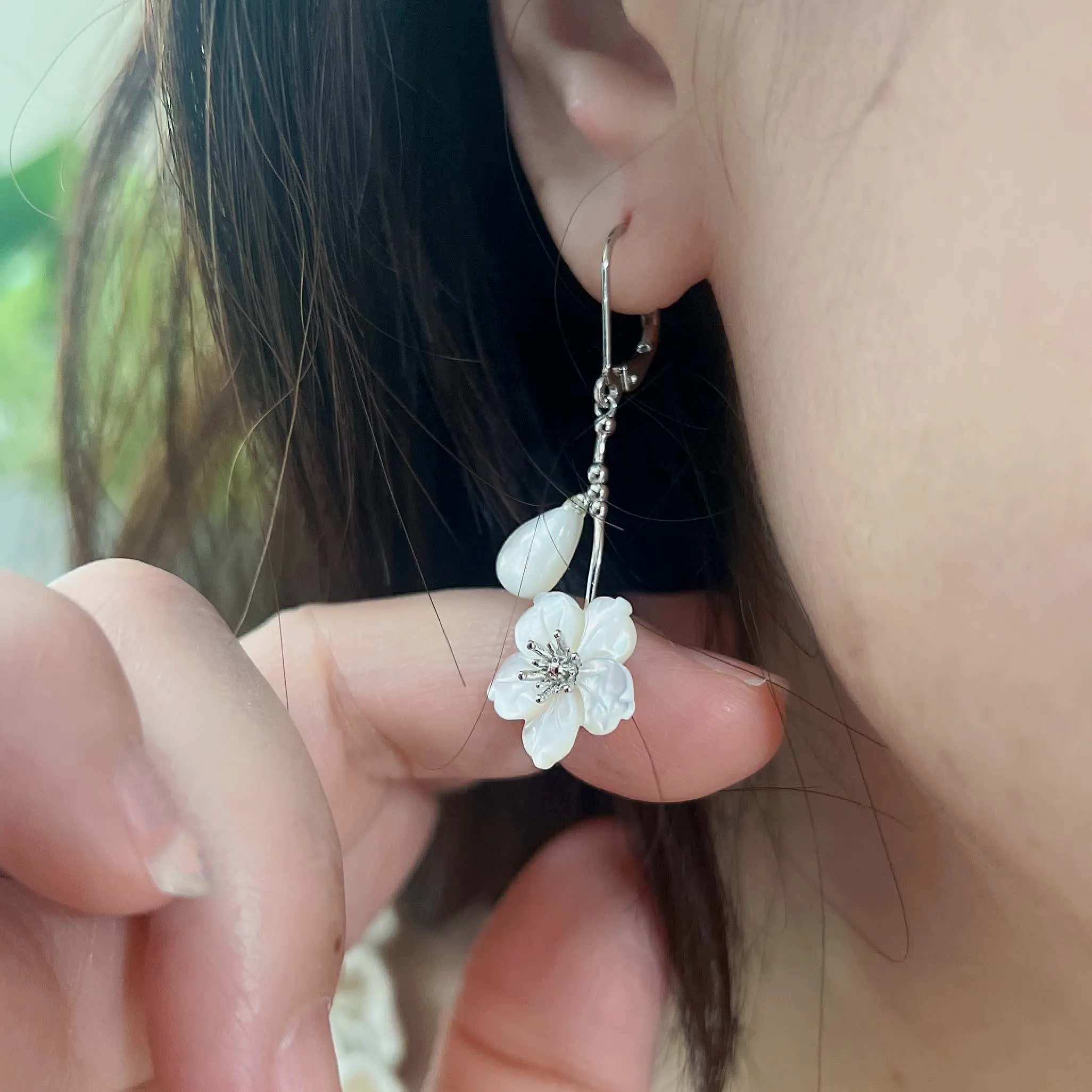 Vera & Co Sterling Silver Floral Mother-of-Pearl Women's Earring sold by Zulily product image thumbnail 2