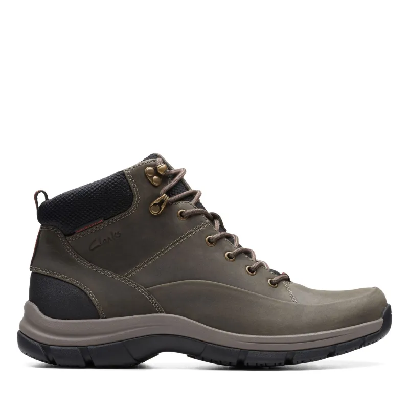 Clarks Men's Walpath Mid (Wide) sold by Zulily