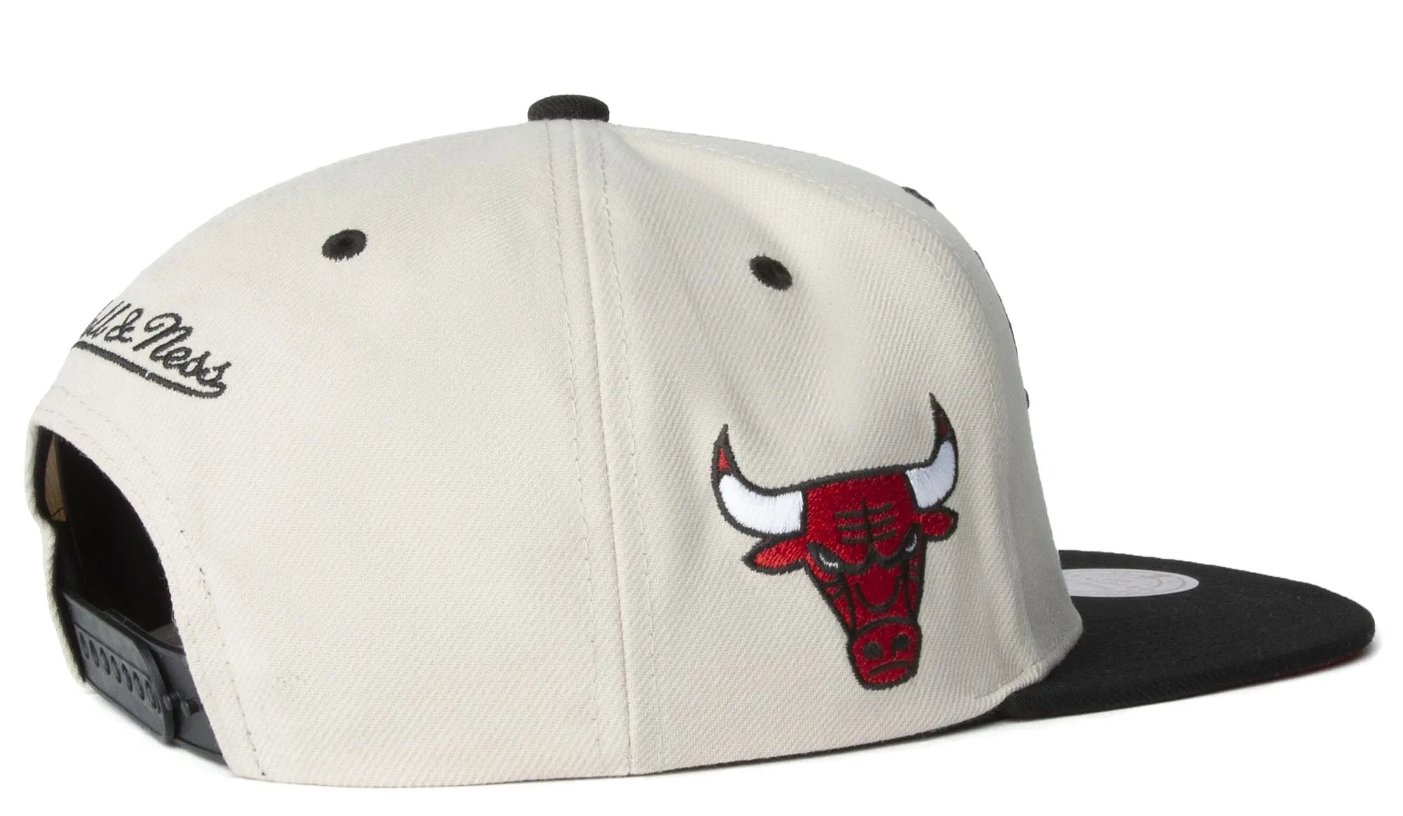 Mitchell & Ness Men's Nba Sail 2 Tone Snapback Bulls sold by Zulily product image thumbnail 3