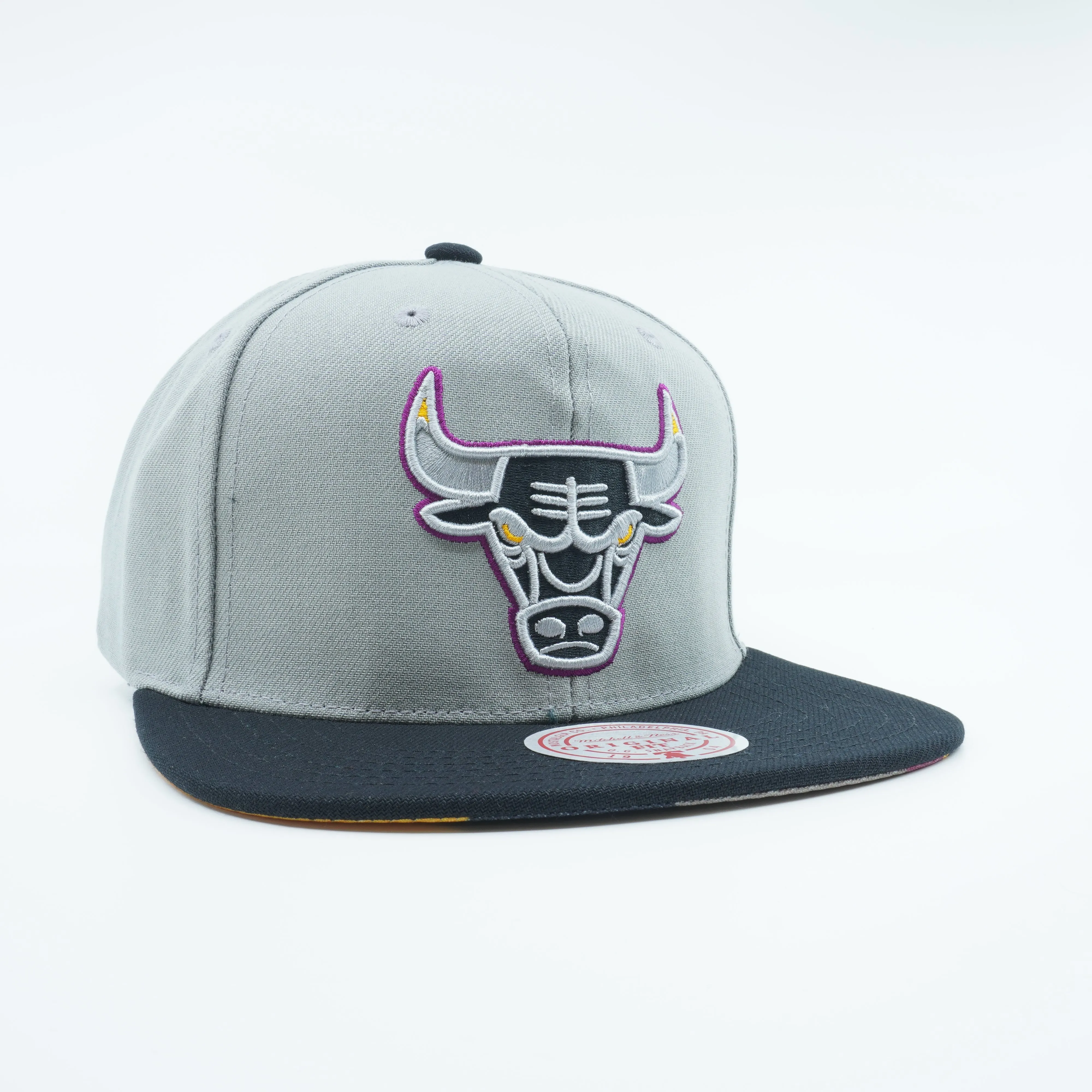 Men's Mitchell & Ness NBA Chicago Bulls B6 Grey Snapback sold by Zulily product image thumbnail 3