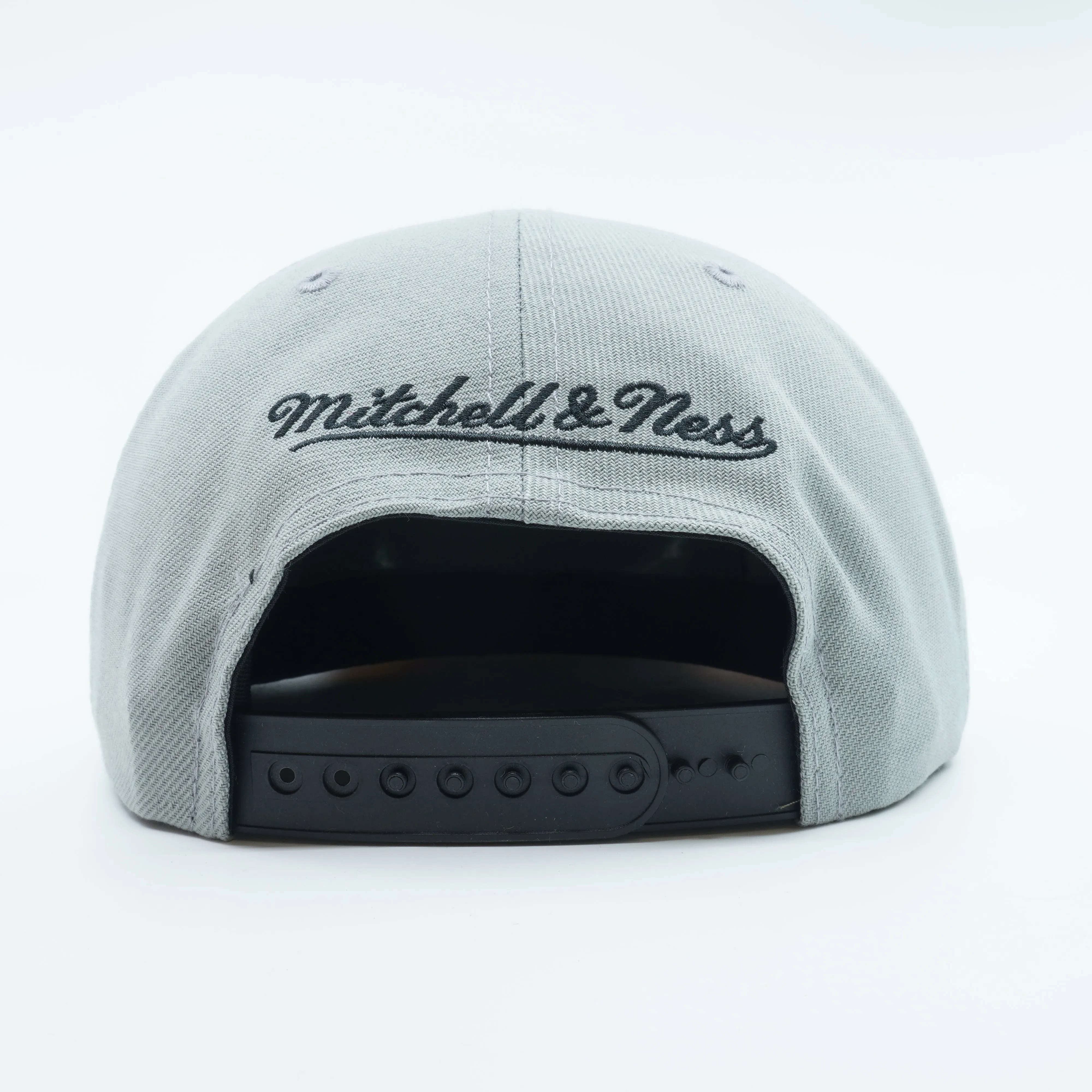 Men's Mitchell & Ness NBA Chicago Bulls B6 Grey Snapback sold by Zulily product image thumbnail 4