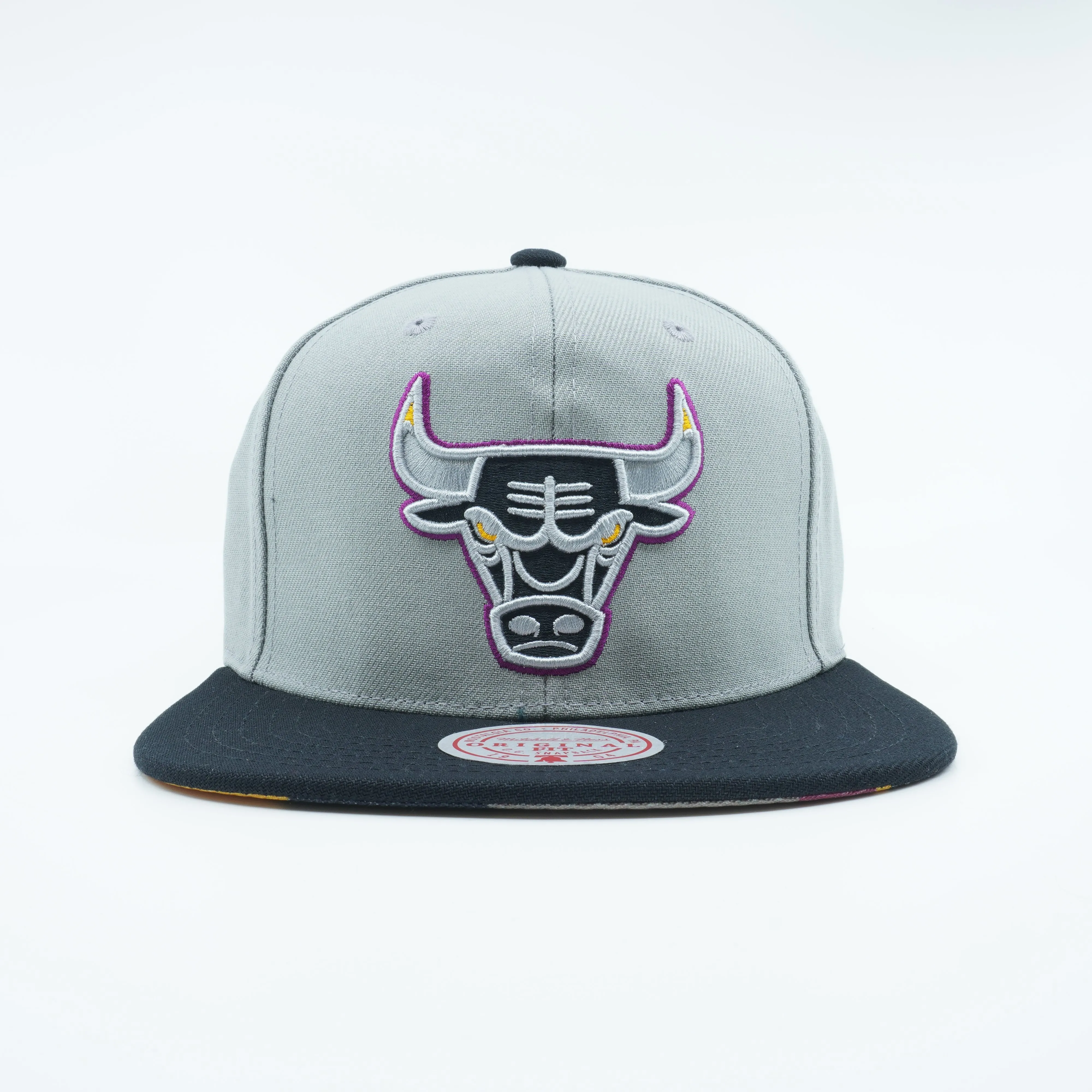 Men's Mitchell & Ness NBA Chicago Bulls B6 Grey Snapback sold by Zulily product image thumbnail 2