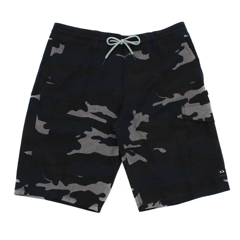 Men's Oakley Cruiser Cargo Hybrid 21" Short sold by Zulily product image thumbnail 3