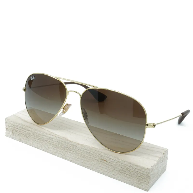 Men's Ray-Ban Aviator Sunglasses sold by Zulily