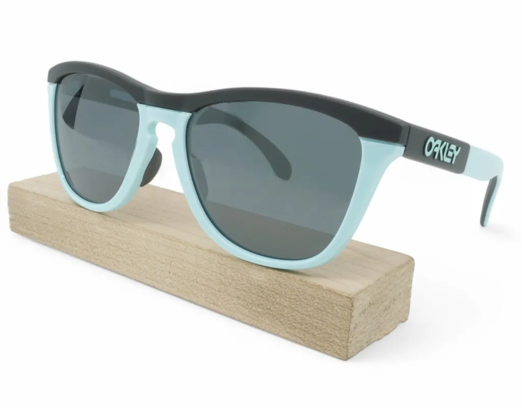 Women's Oakley Frogskins Range A Sunglasses made by Oakley