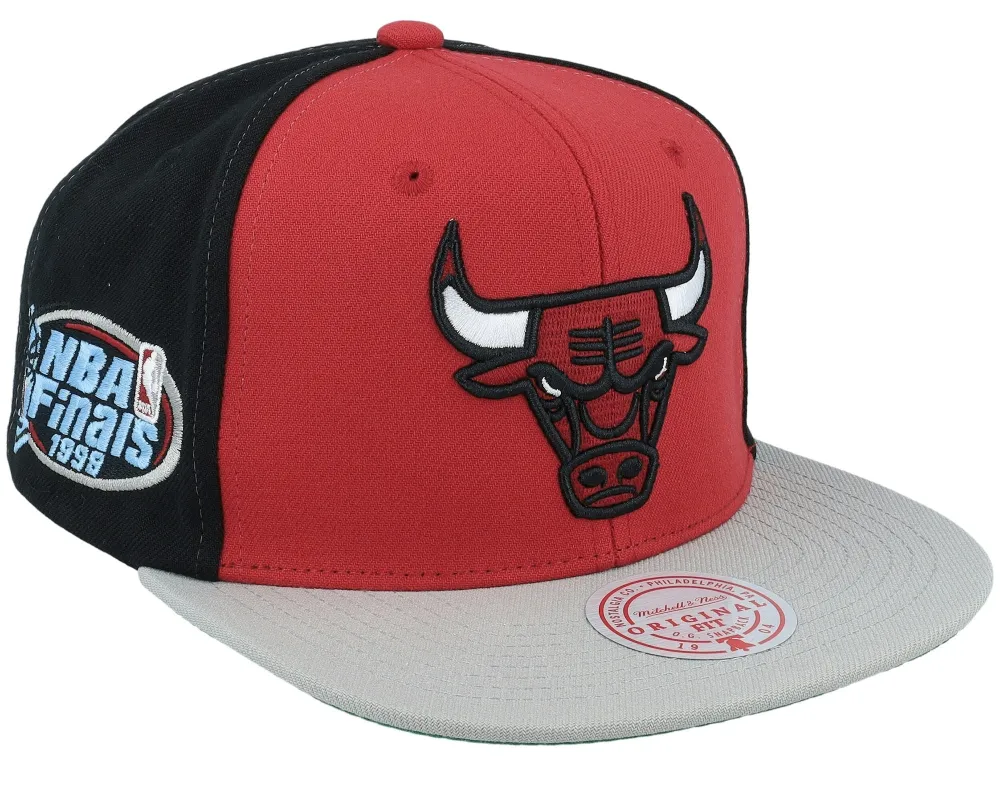 Men's Mitchell & Ness NBA Block Out Snapback Bulls - Black sold by Zulily