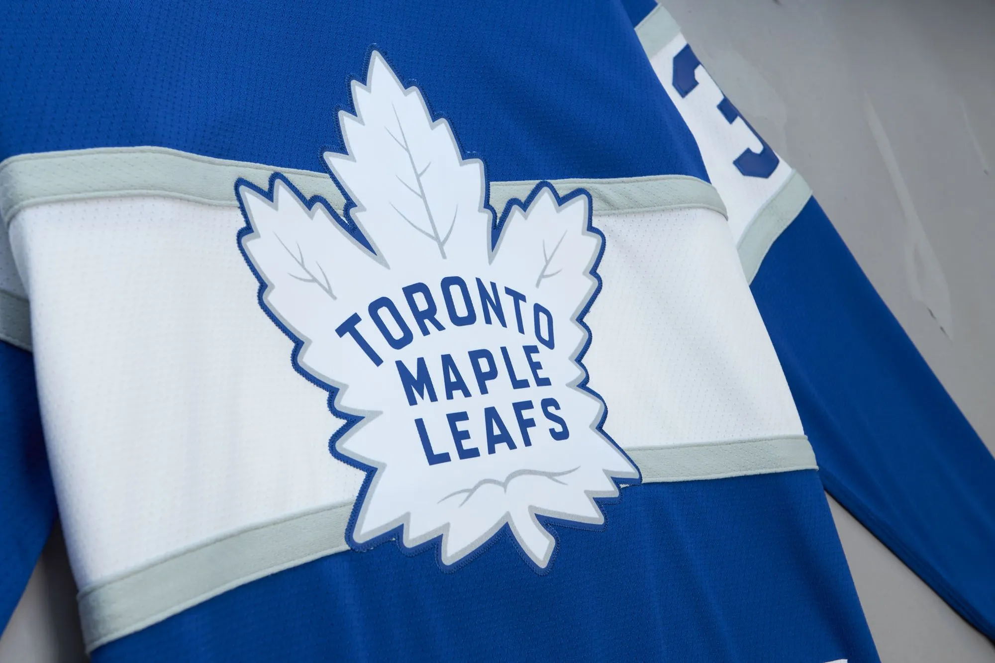 Men's Mitchell & Ness Nhl Centennial Classic Jersey Maple Leafs 2017 Auston Matthews sold by Zulily product image thumbnail 3