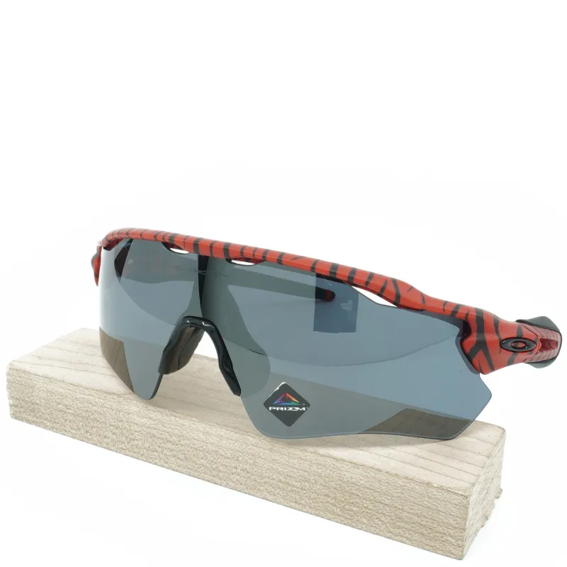 Men's Oakley Radar Ev Path Sunglasses made by Oakley