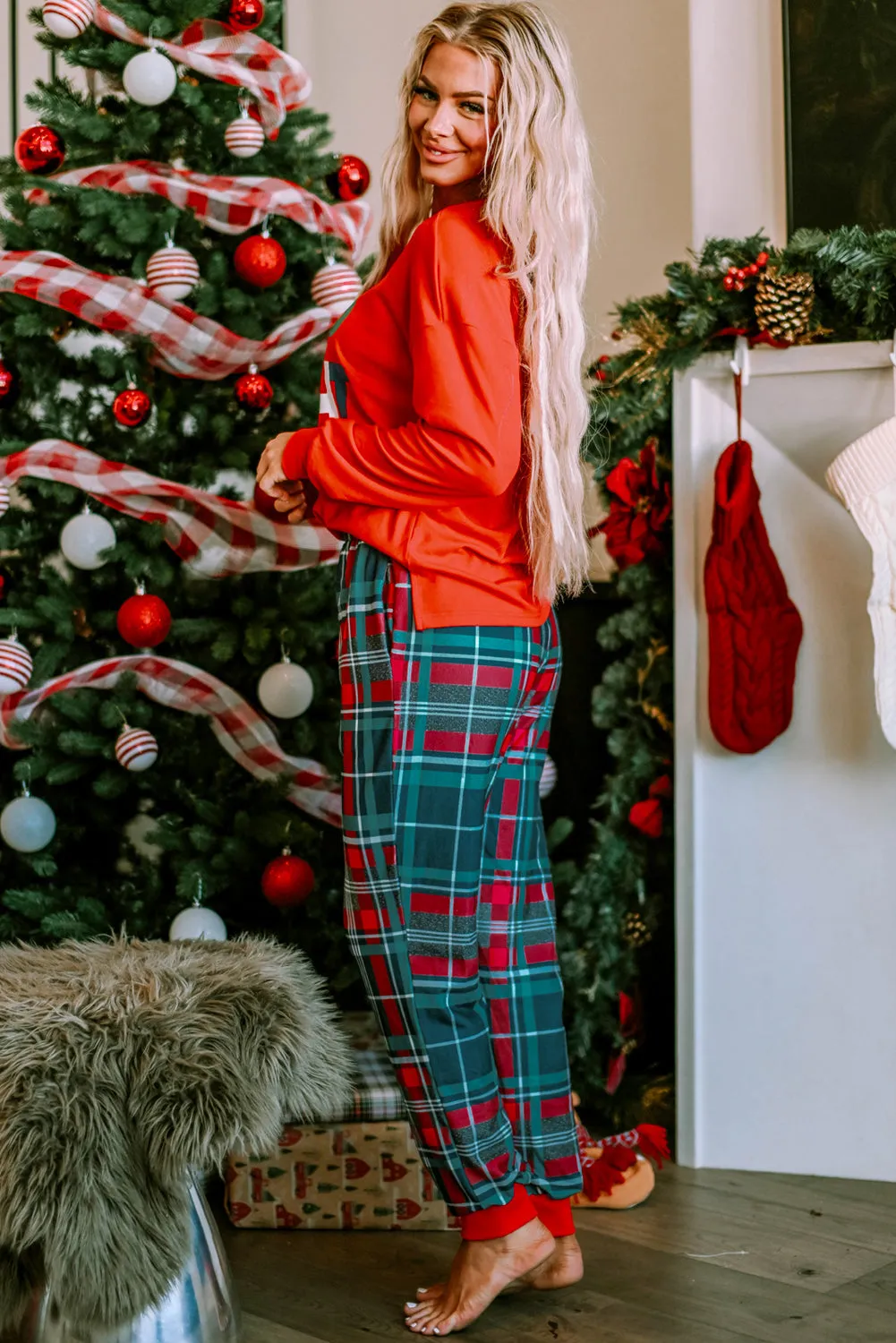 Threaded Pear Eleanor Christmas Plaid Pajamas Set sold by Zulily product image thumbnail 4