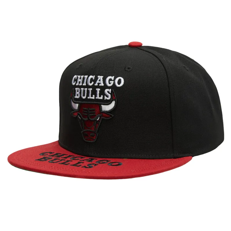 Mitchell & Ness Men's NBA Chicago Bulls Logo Bill Snapback made by Mitchell & Ness