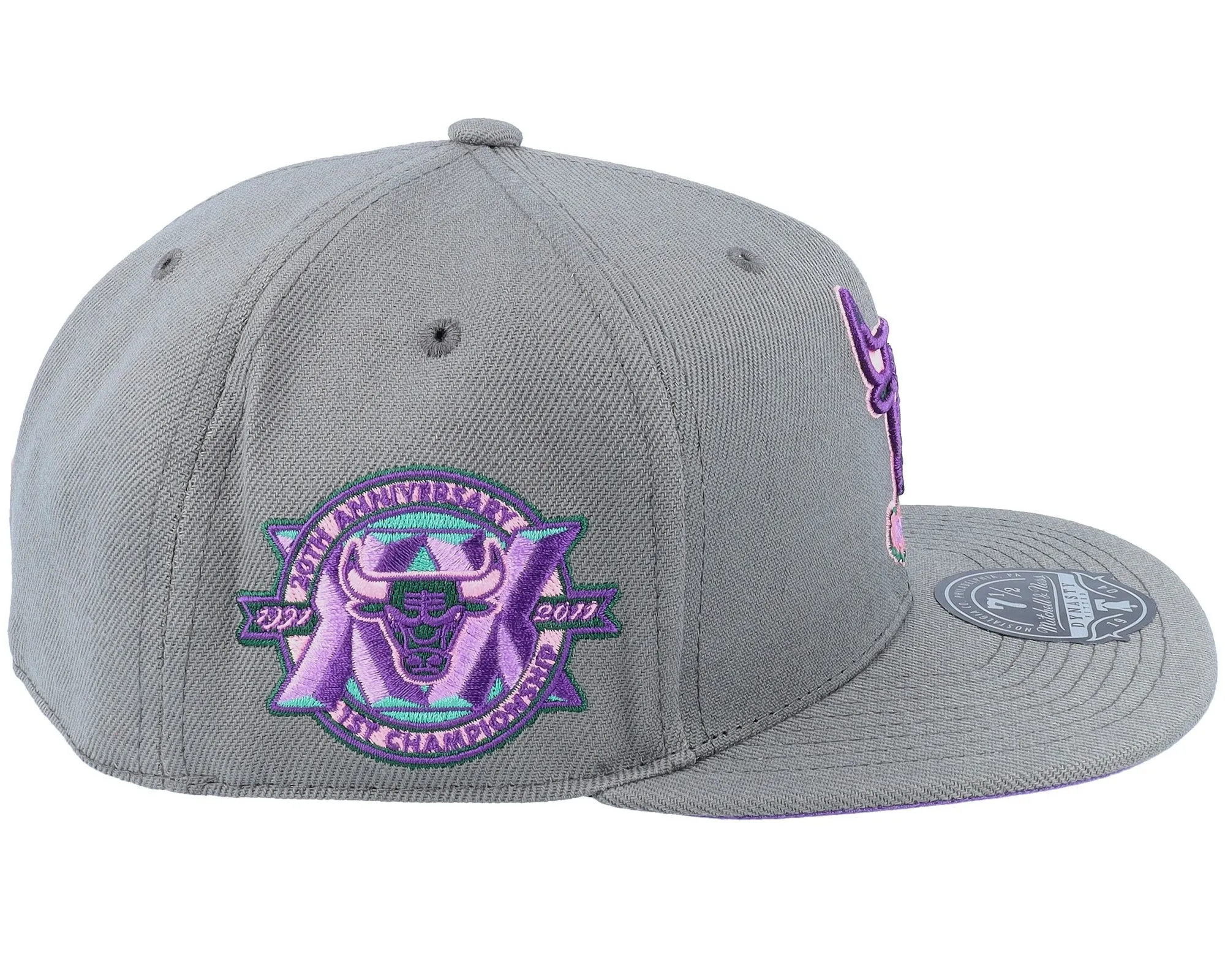 Mitchell & Ness Men's NBA From Dusk Fitted Hwc Bulls Fitted Caps sold by Zulily product image thumbnail 3