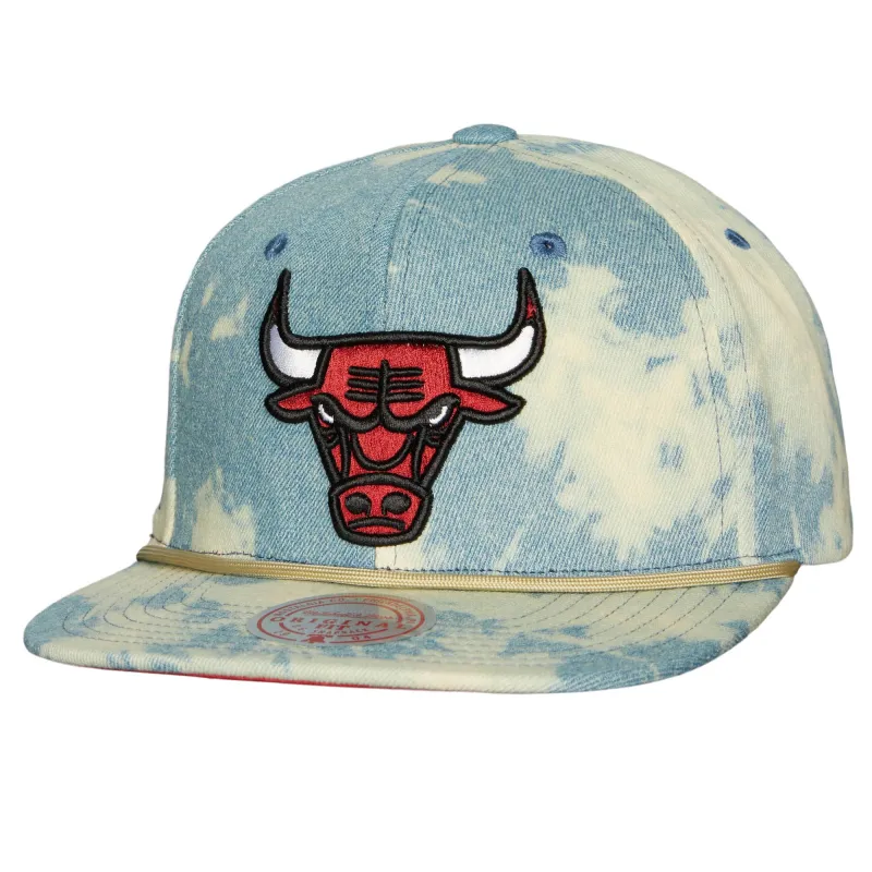 Mitchell & Ness Men's NBA Acid Wash Snapback Bulls Blue made by Mitchell & Ness