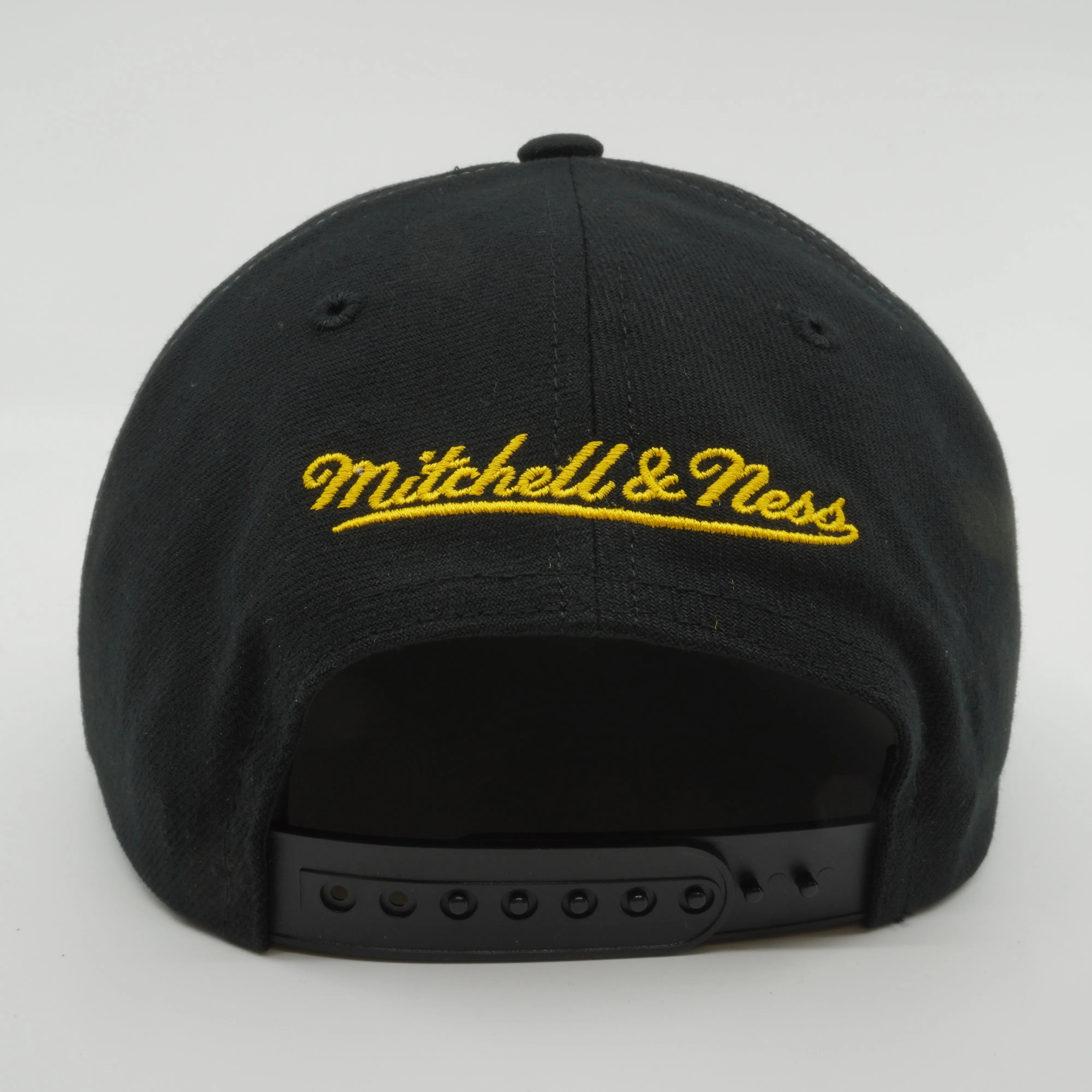 Mitchell & Ness Men's NHL Varsity Bust Snapback Vntg Bruins Black sold by Zulily product image thumbnail 4