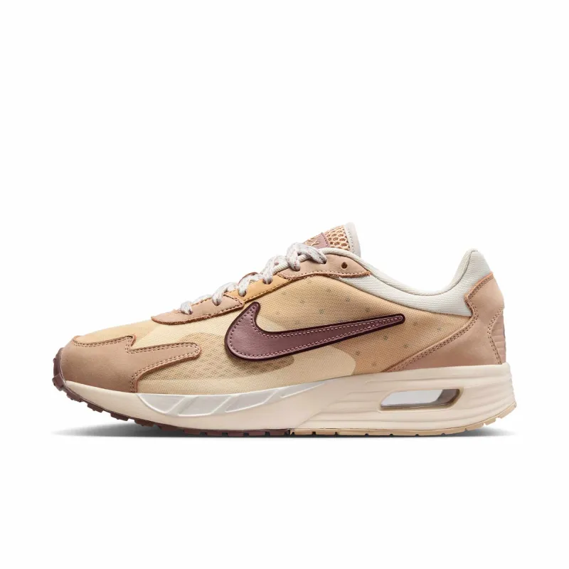 Nike Men's Air Max Solo Sneakers made by Nike