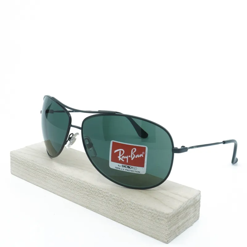 Ray-Ban Men's Aviator Polarized Sunglasses sold by Zulily