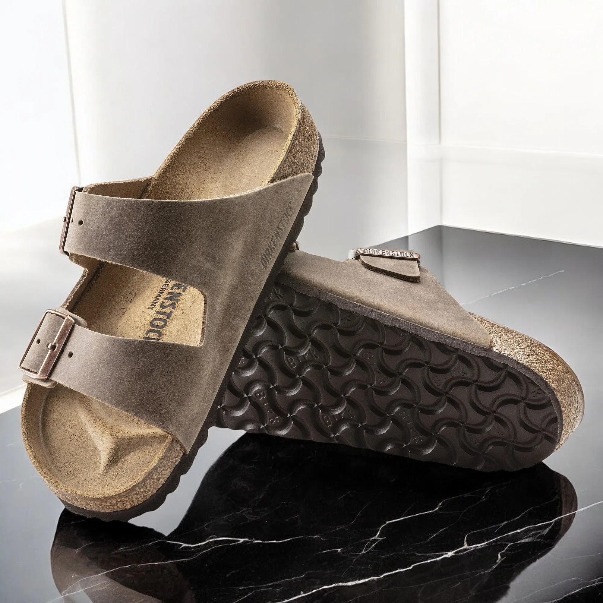 Birkenstock Men's Arizona Regular Width Width) sold by Zulily product image thumbnail 5