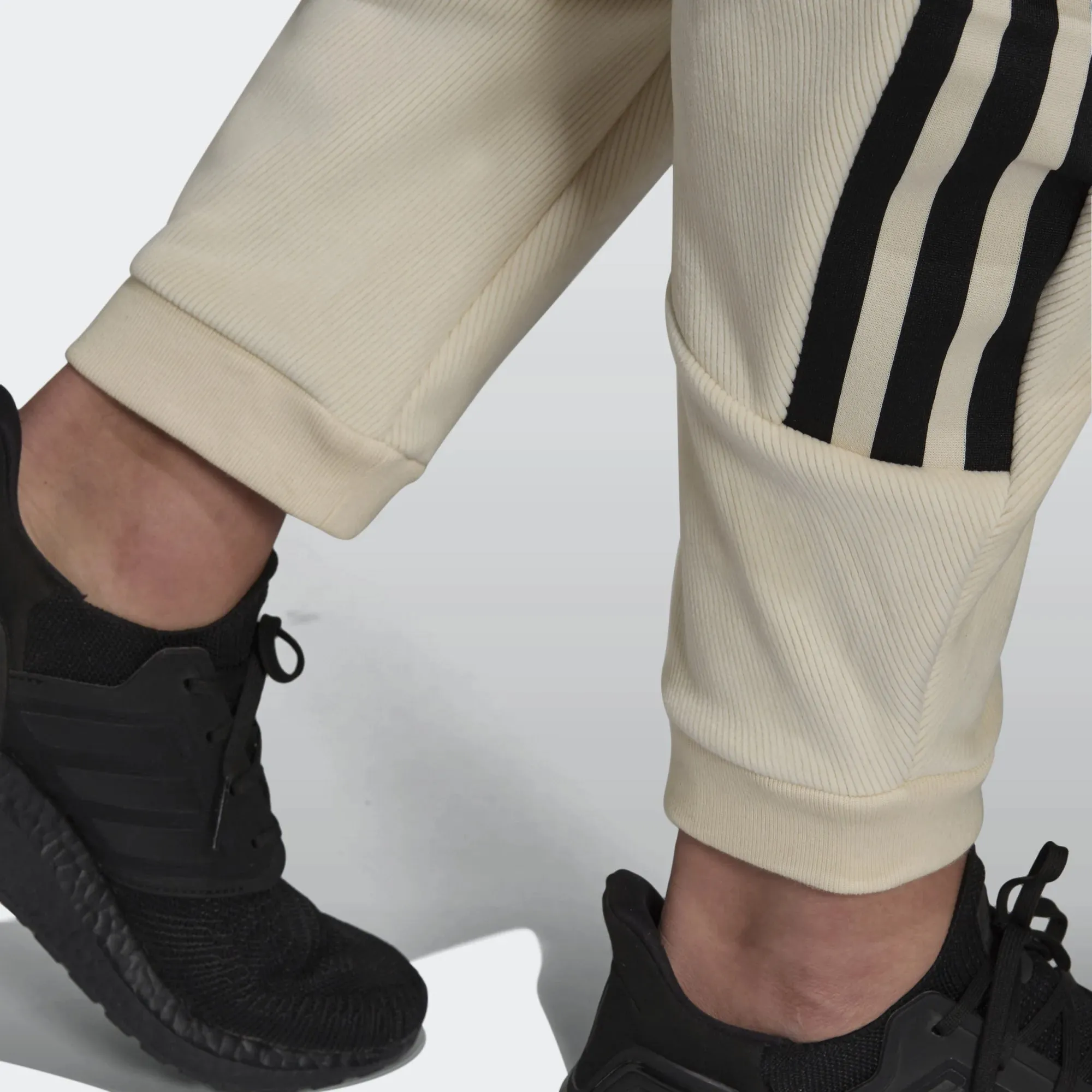 adidas Men's Future Icons Premium O-Shaped Pants sold by Zulily product image thumbnail 4