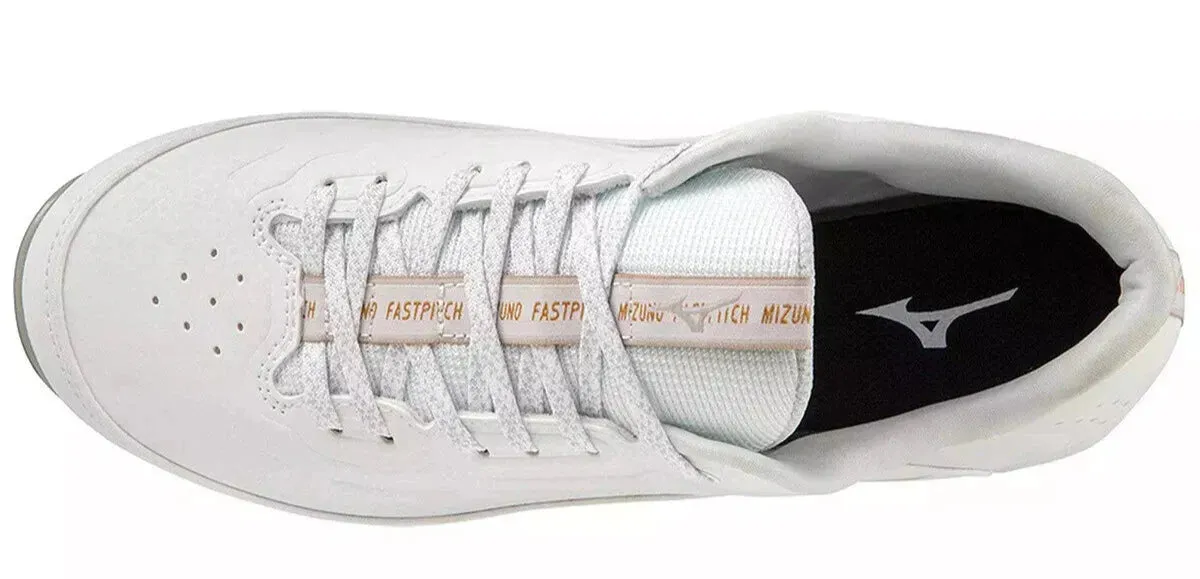 Mizuno Women's Metal Softball Cleats No Lid Lid) sold by Zulily product image thumbnail 3