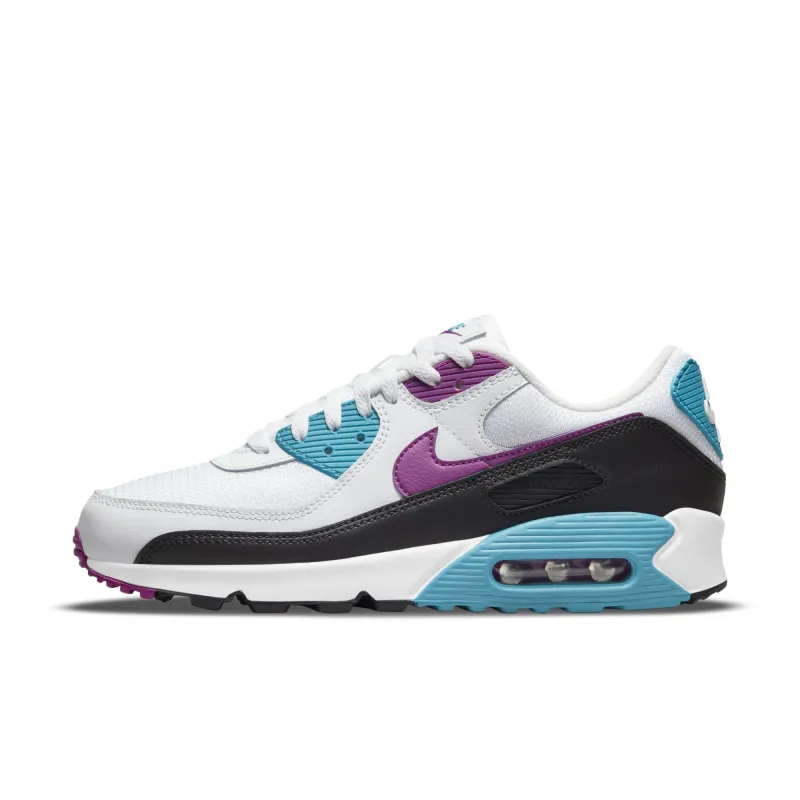 Nike Men's Air Max 90 Sneakers made by Nike
