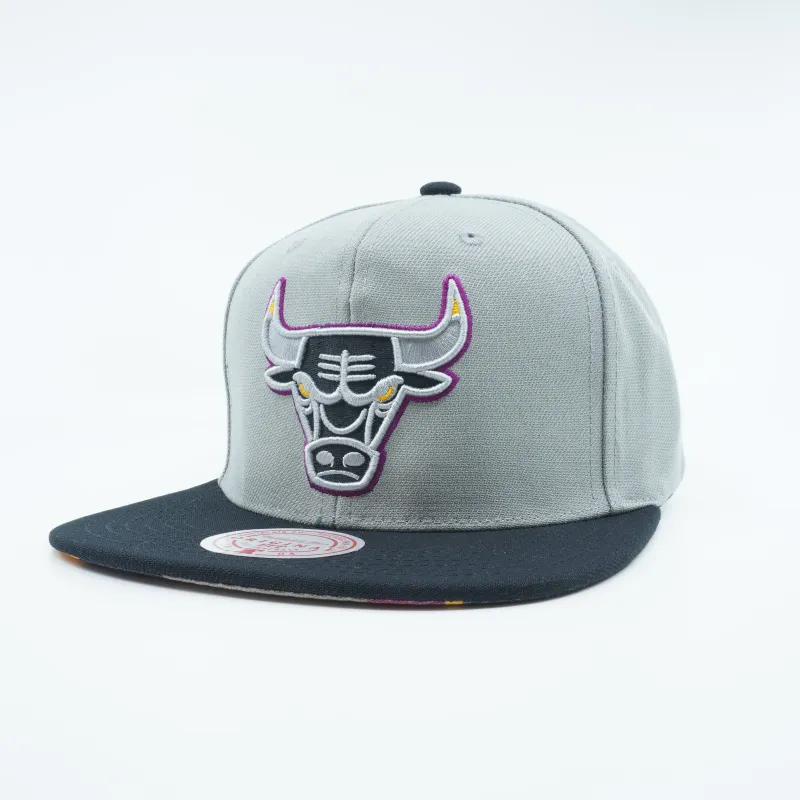 Mitchell & Ness Men's NBA Chicago Bulls B6 Grey Snapback Snapback Caps made by Mitchell & Ness