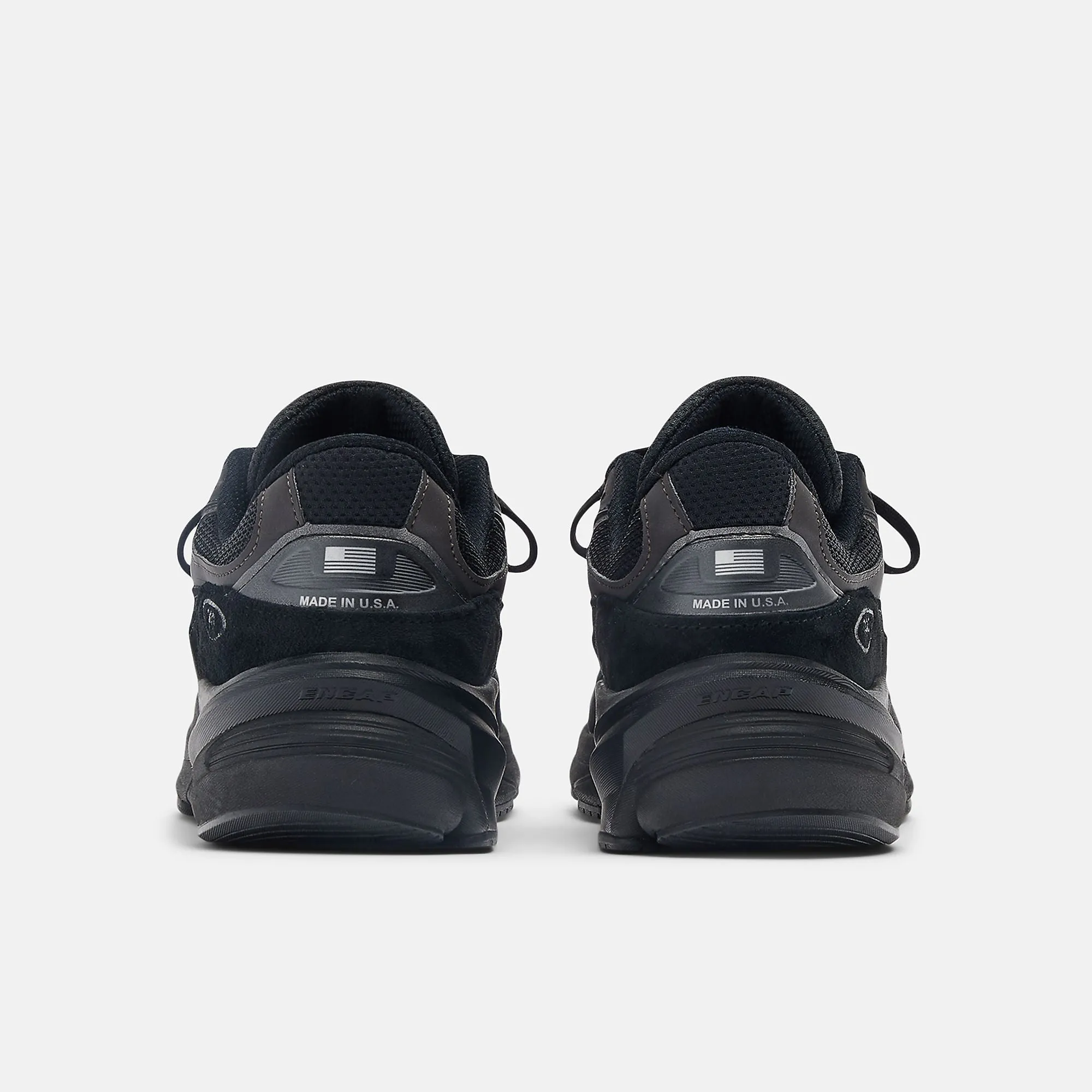 New Balance Men's 990V6 'Triple Black' 2E Wide Sneakers sold by Zulily product image thumbnail 5