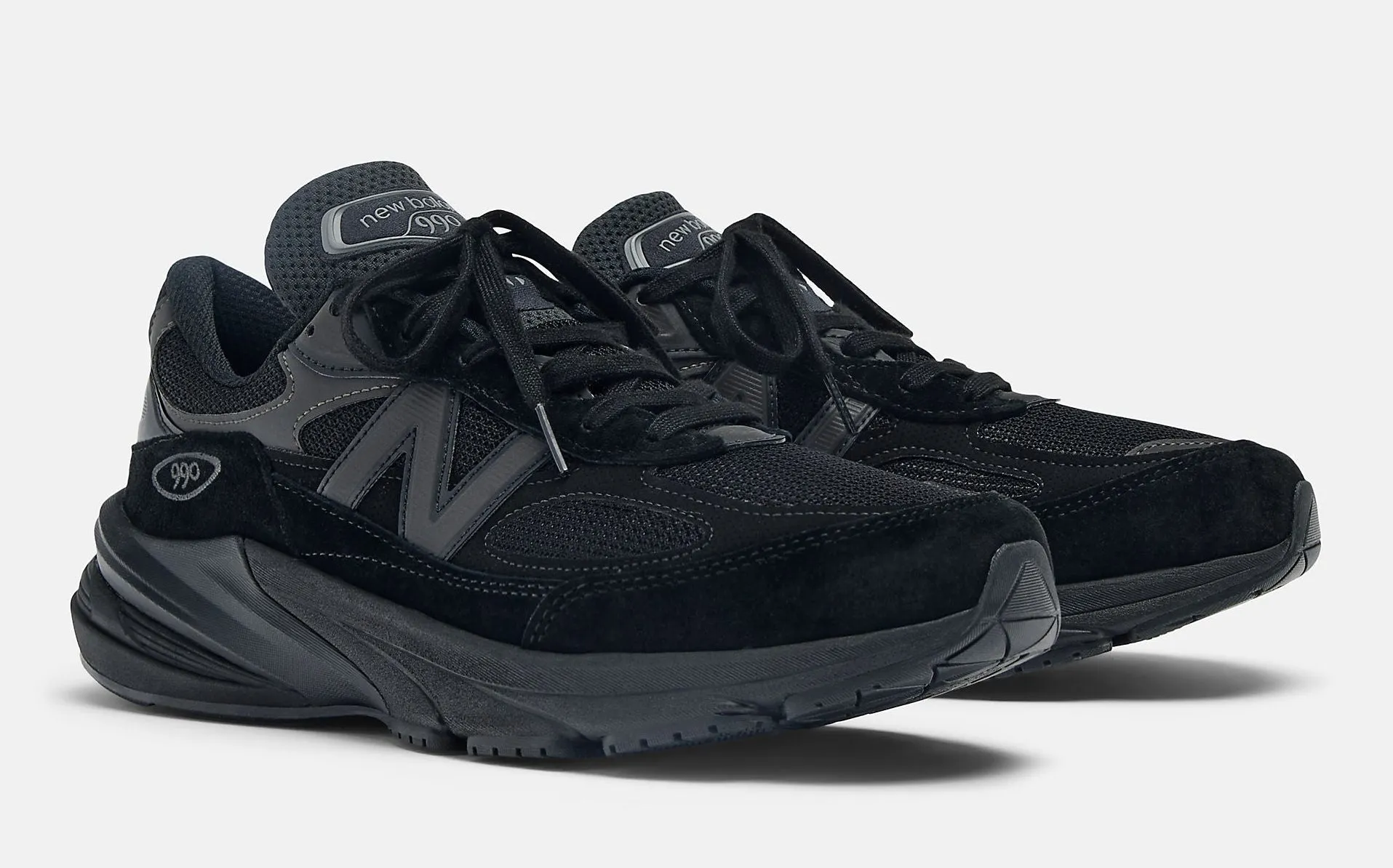 New Balance Men's 990V6 'Triple Black' 2E Wide Sneakers sold by Zulily product image thumbnail 2