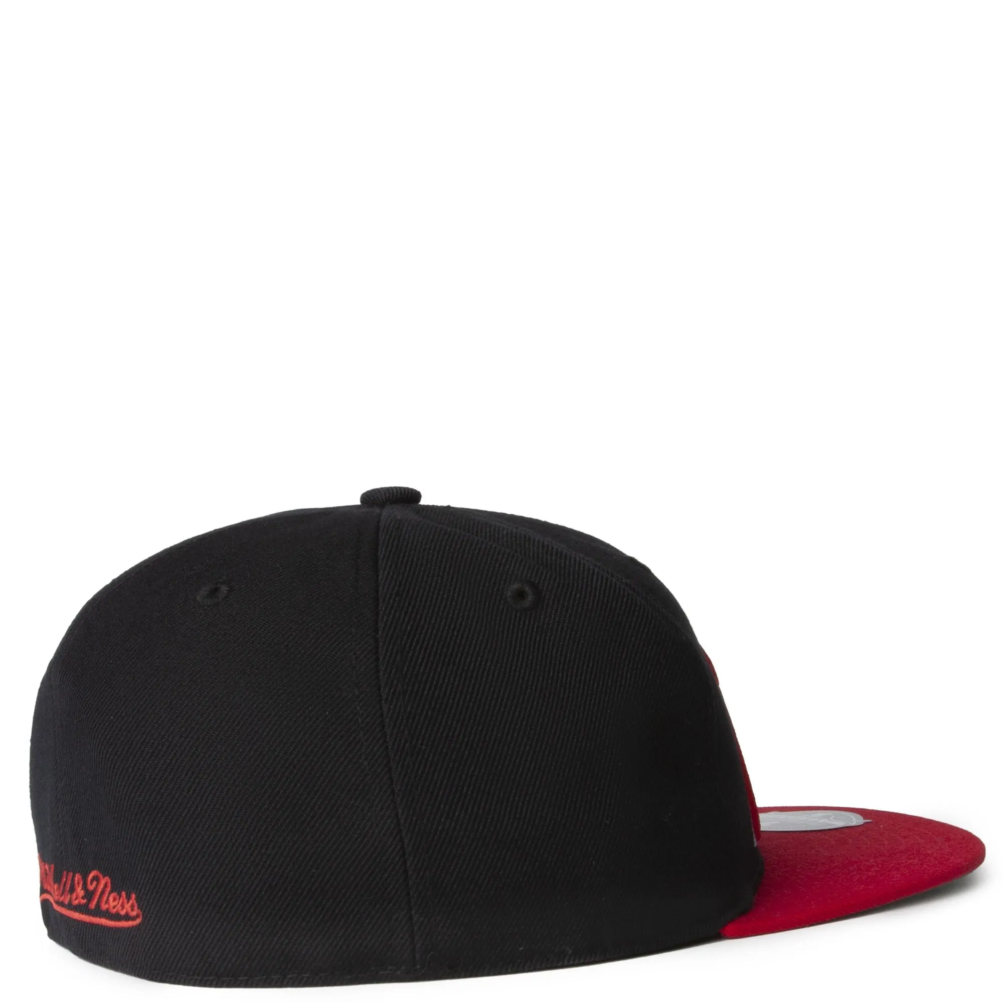 Mitchell & Ness Men's NBA Team Script 2.0 Fitted Hwc Bulls Fitted Caps sold by Zulily product image thumbnail 3
