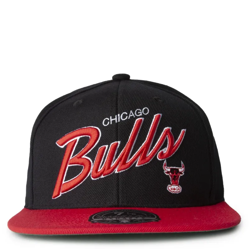 Mitchell & Ness Men's NBA Team Script 2.0 Fitted Hwc Bulls Fitted Caps made by Mitchell & Ness