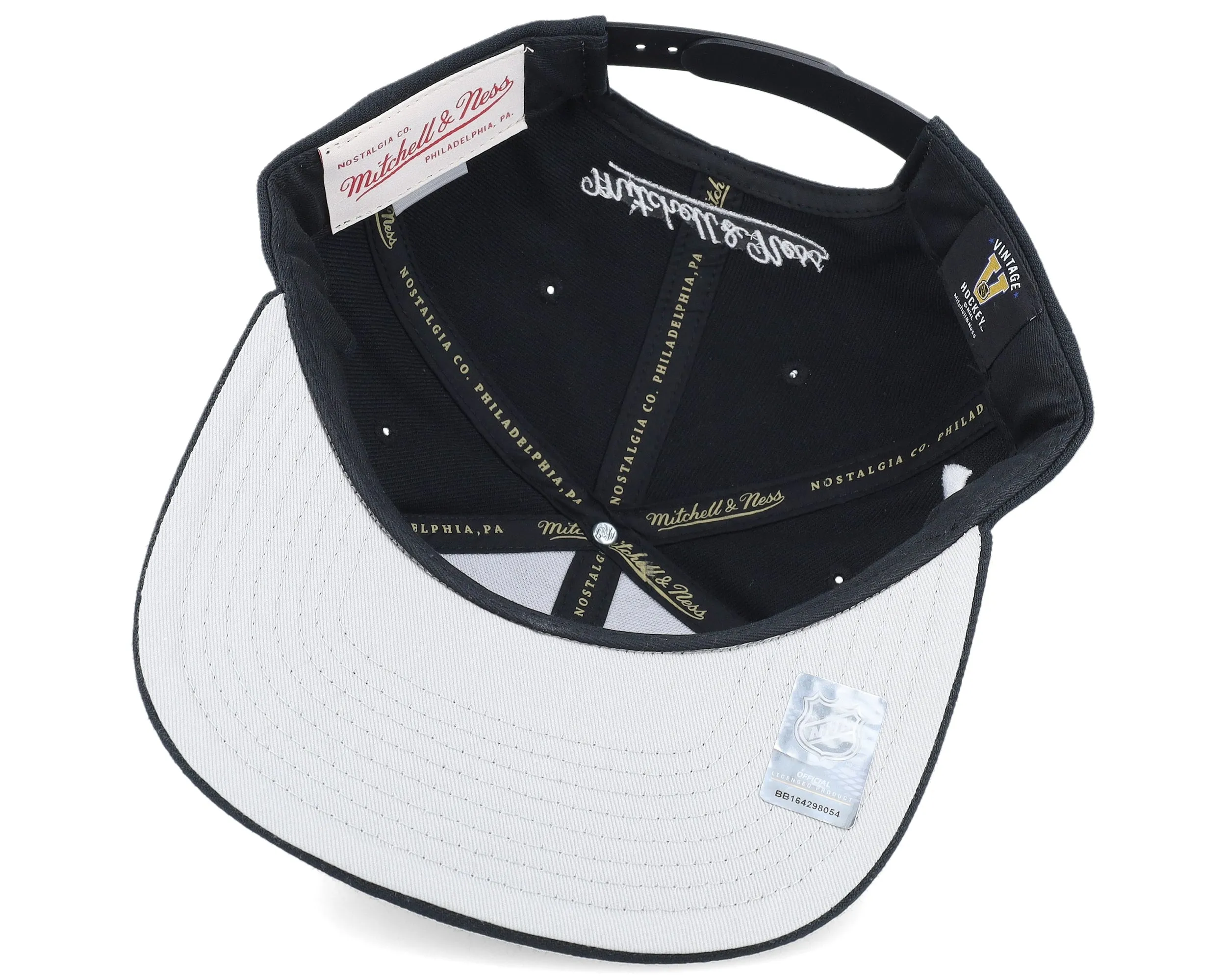 Mitchell & Ness Men's NHL Evergreen Black White Snapback Vntg Red Wings sold by Zulily product image thumbnail 5