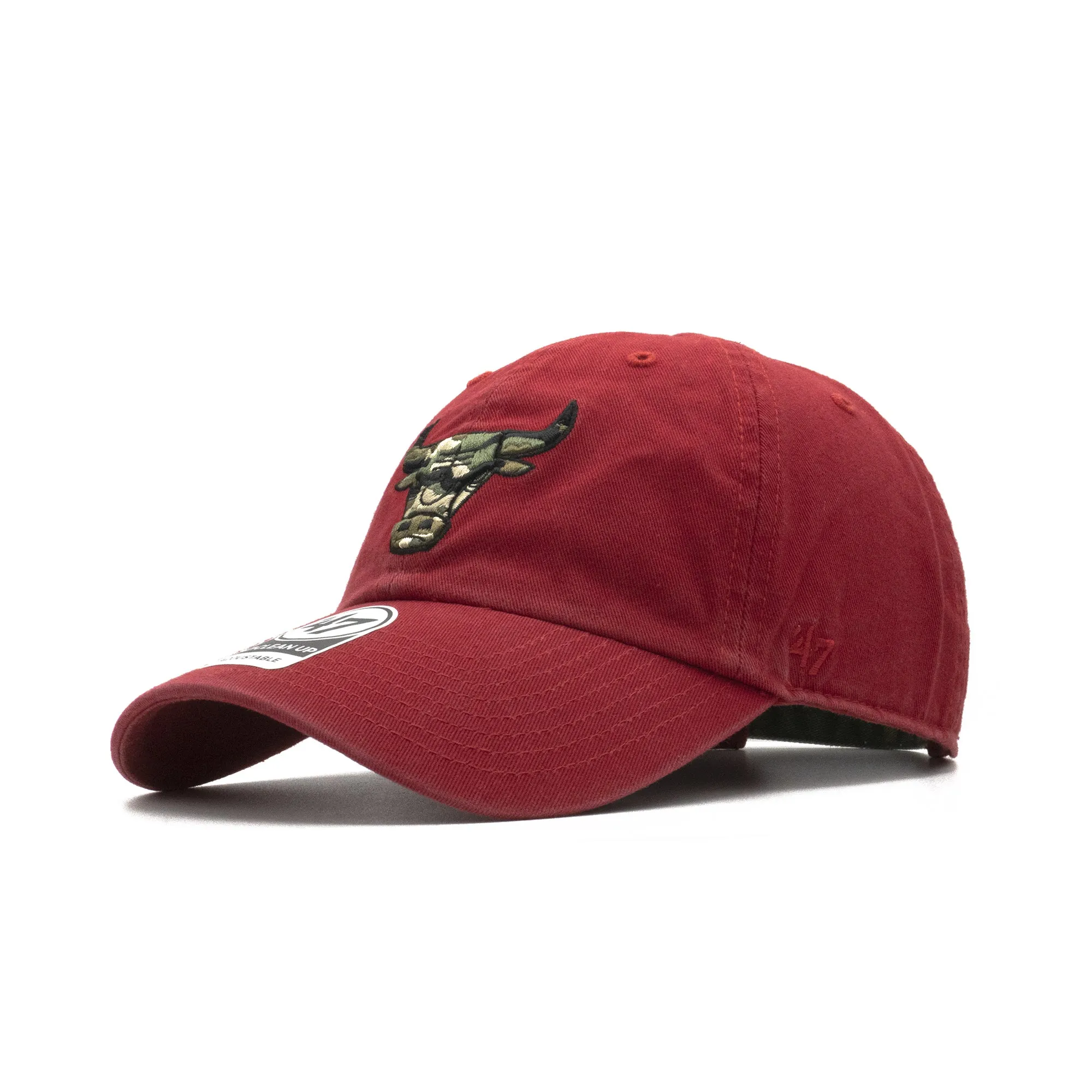 47 Brand Men's Chicago Bulls Clean Up Strapback Red/Camo sold by Zulily