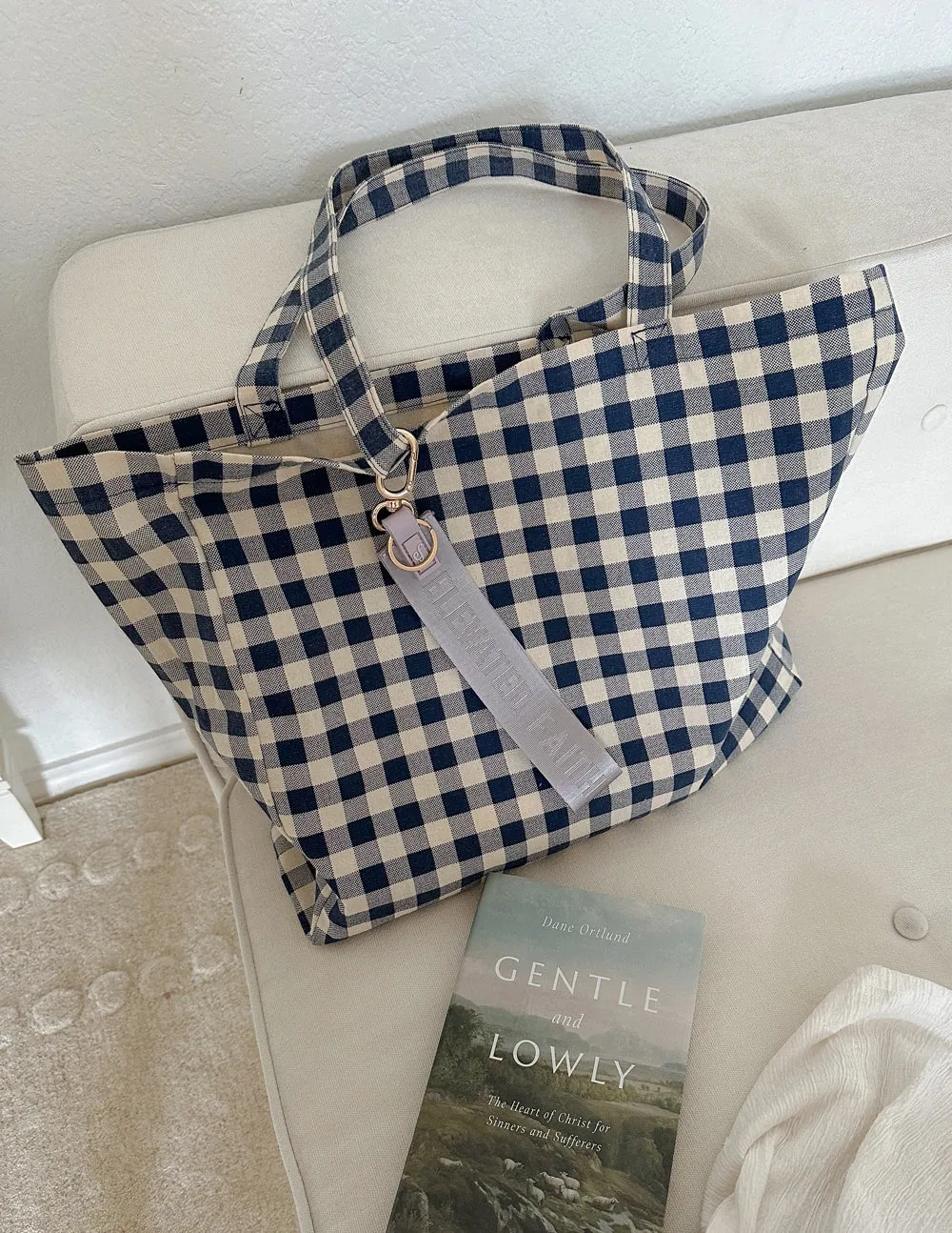 Lavender Oversized Logo Keychain sold by Zulily product image thumbnail 4