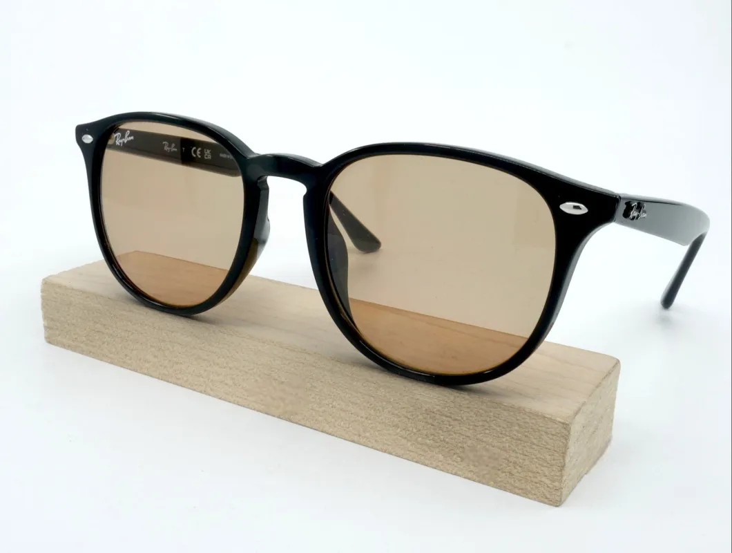 Ray-Ban Unisex Phantos Sunglasses - RB4259F-601/93_53 made by Ray-Ban